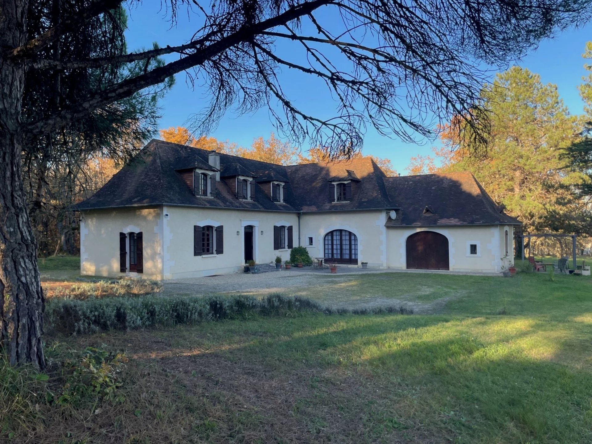 Architect-designed 4-bed detached house