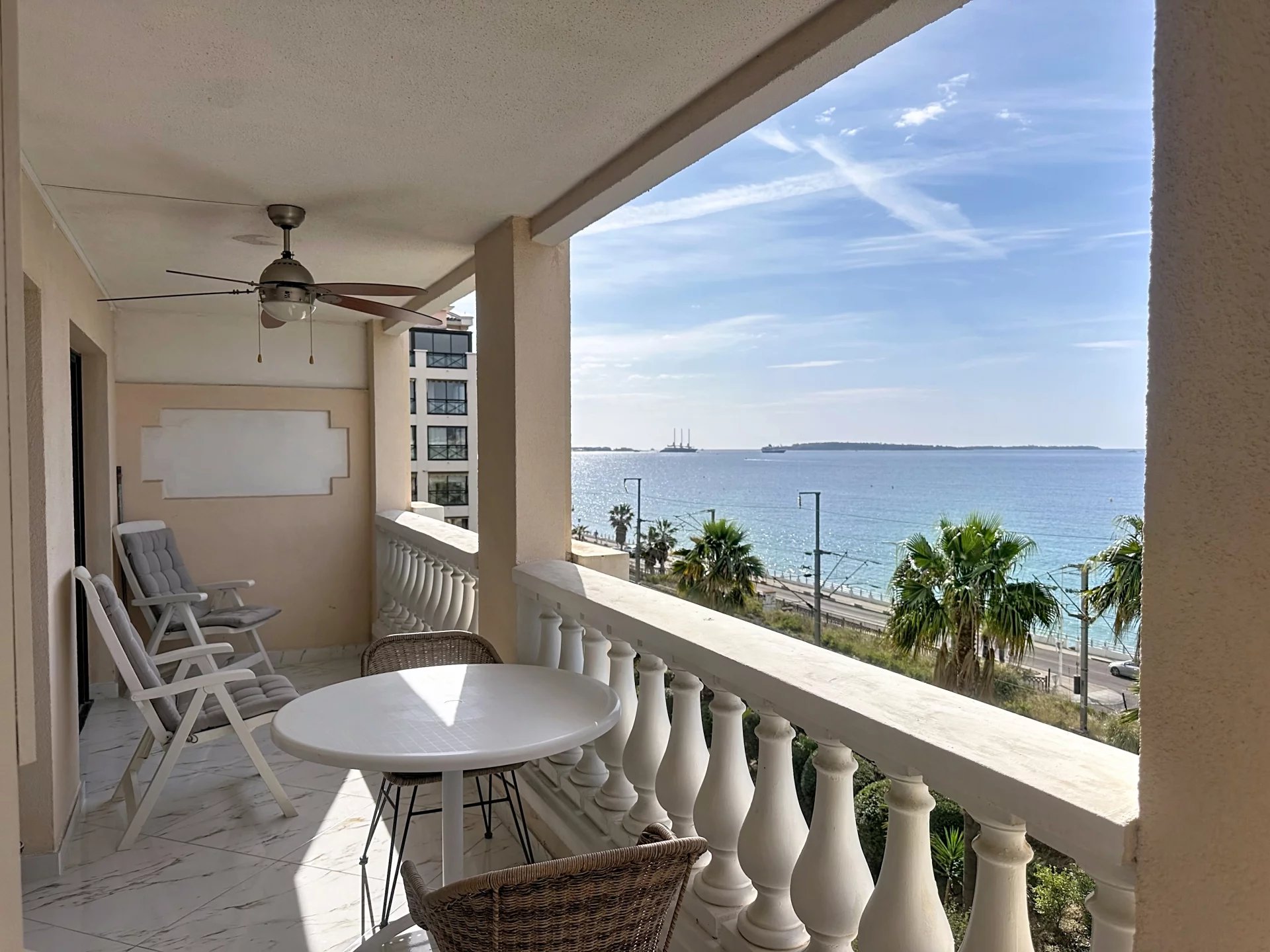 Cannes vue mer panoramique 2 pièces avec piscine - Photo 3