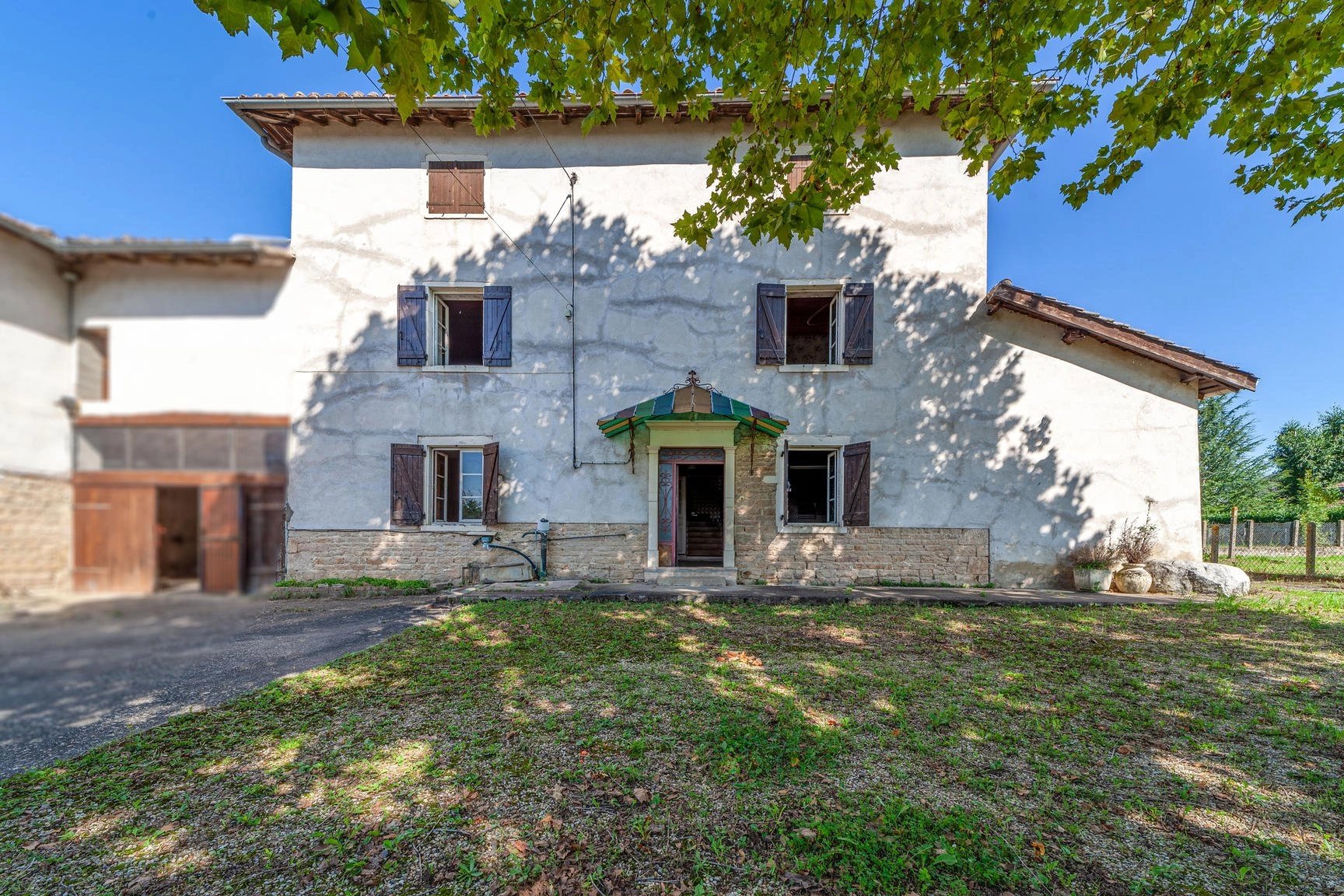 A proximité de Montmerle... Maison à aménager