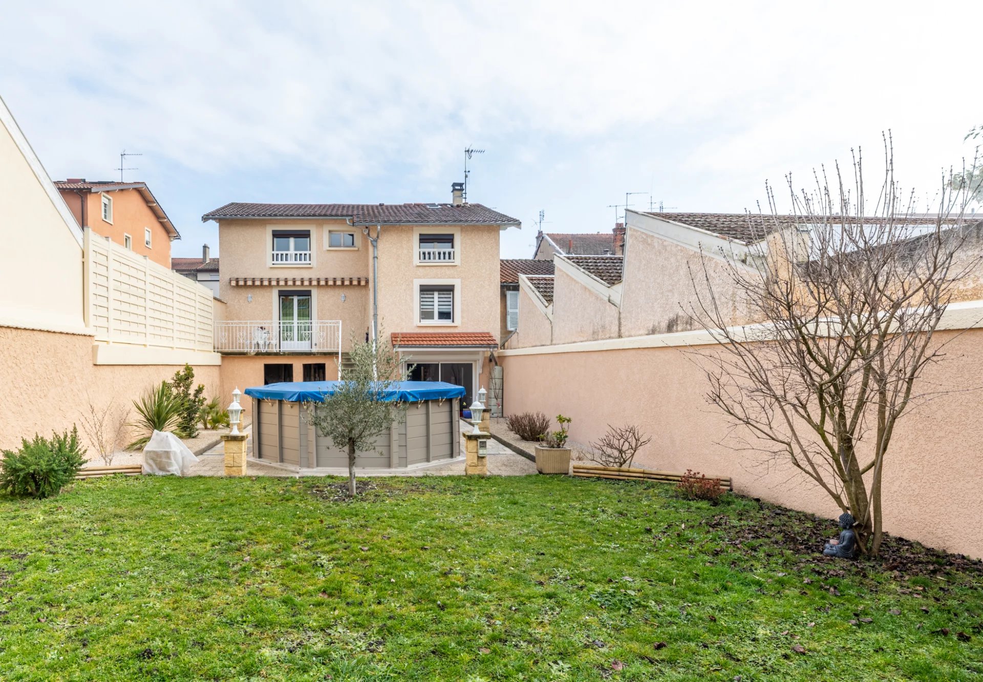 Maison avec jardin au coeur de Villefranche.