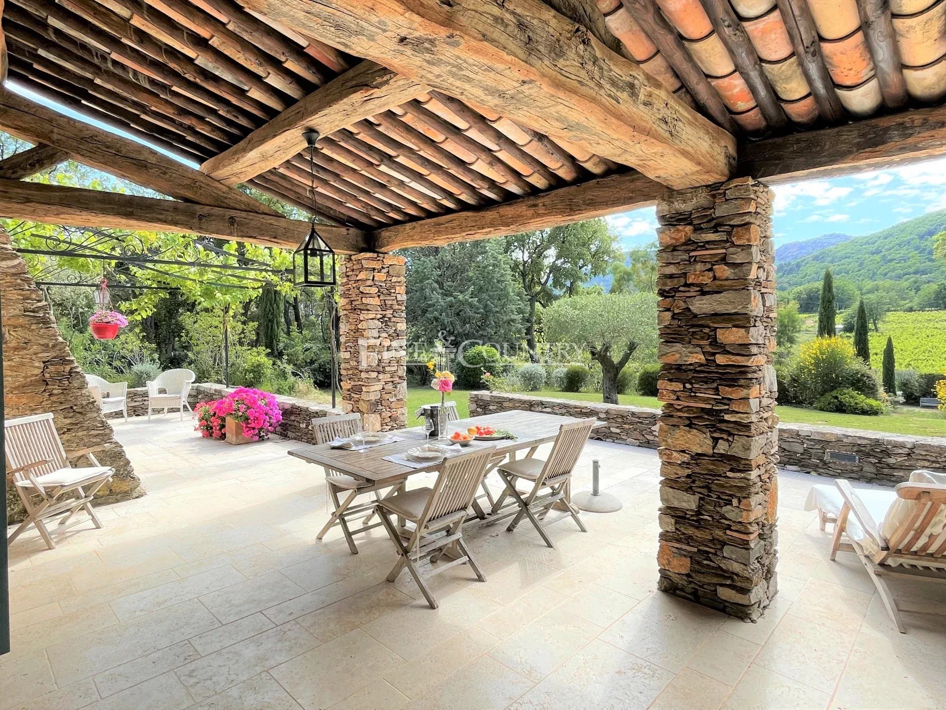 Property for sale in La Garde Freinet with vineyard Accommodation in Cannes