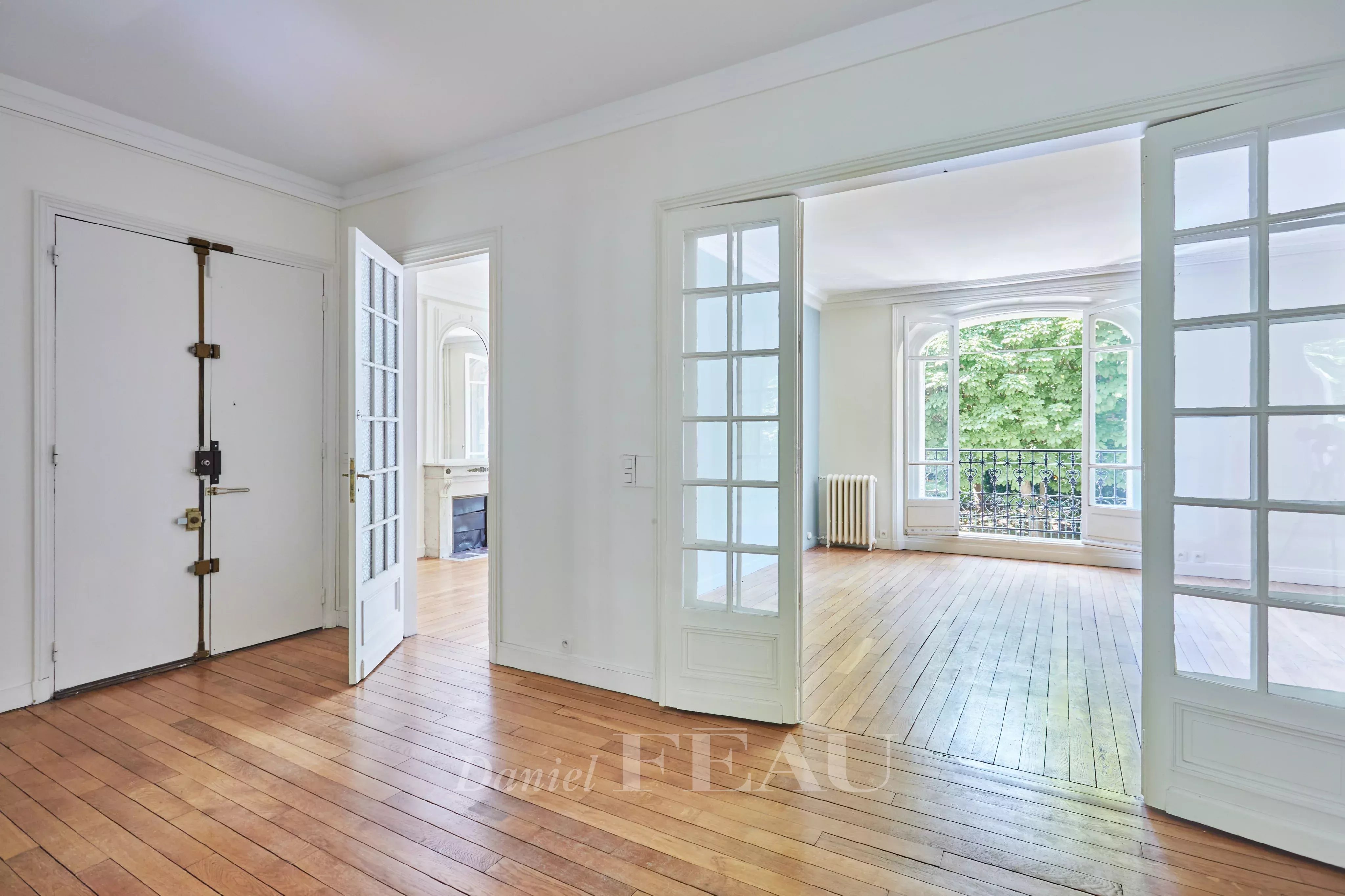 ENTREE DOUBLE SEJOUR PARQUET LUMINEUX VUE DEGAGEE