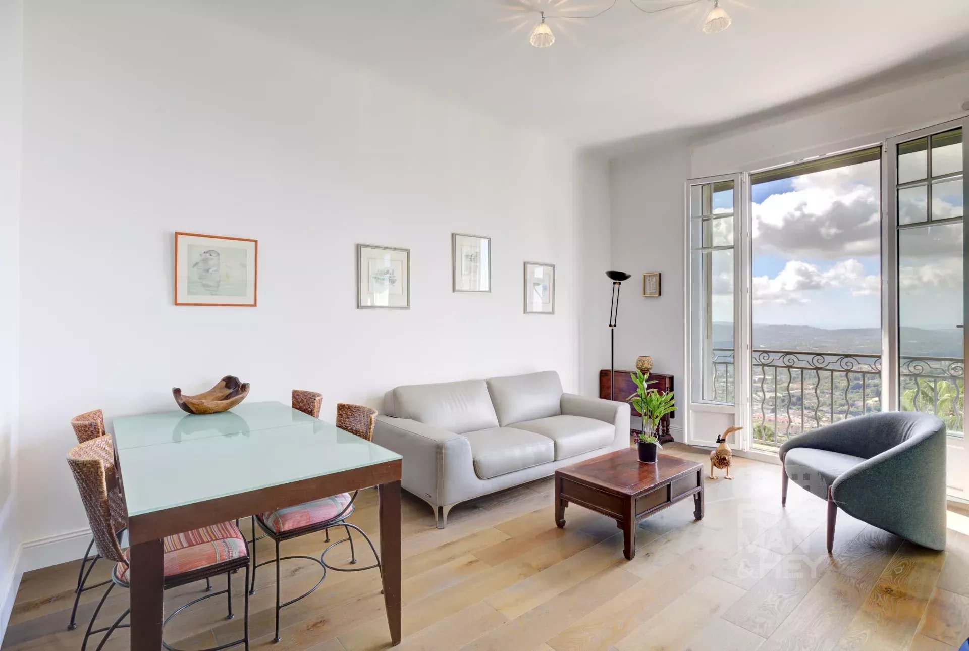 Agence immobilière de 