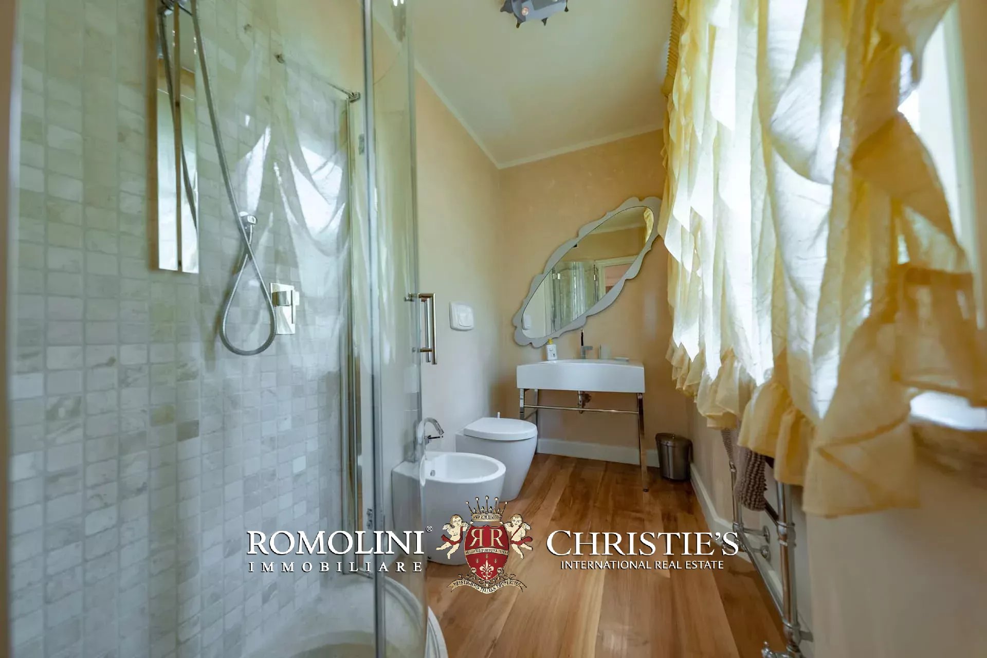10 Bedroom Villa/Townhouse's Image 42