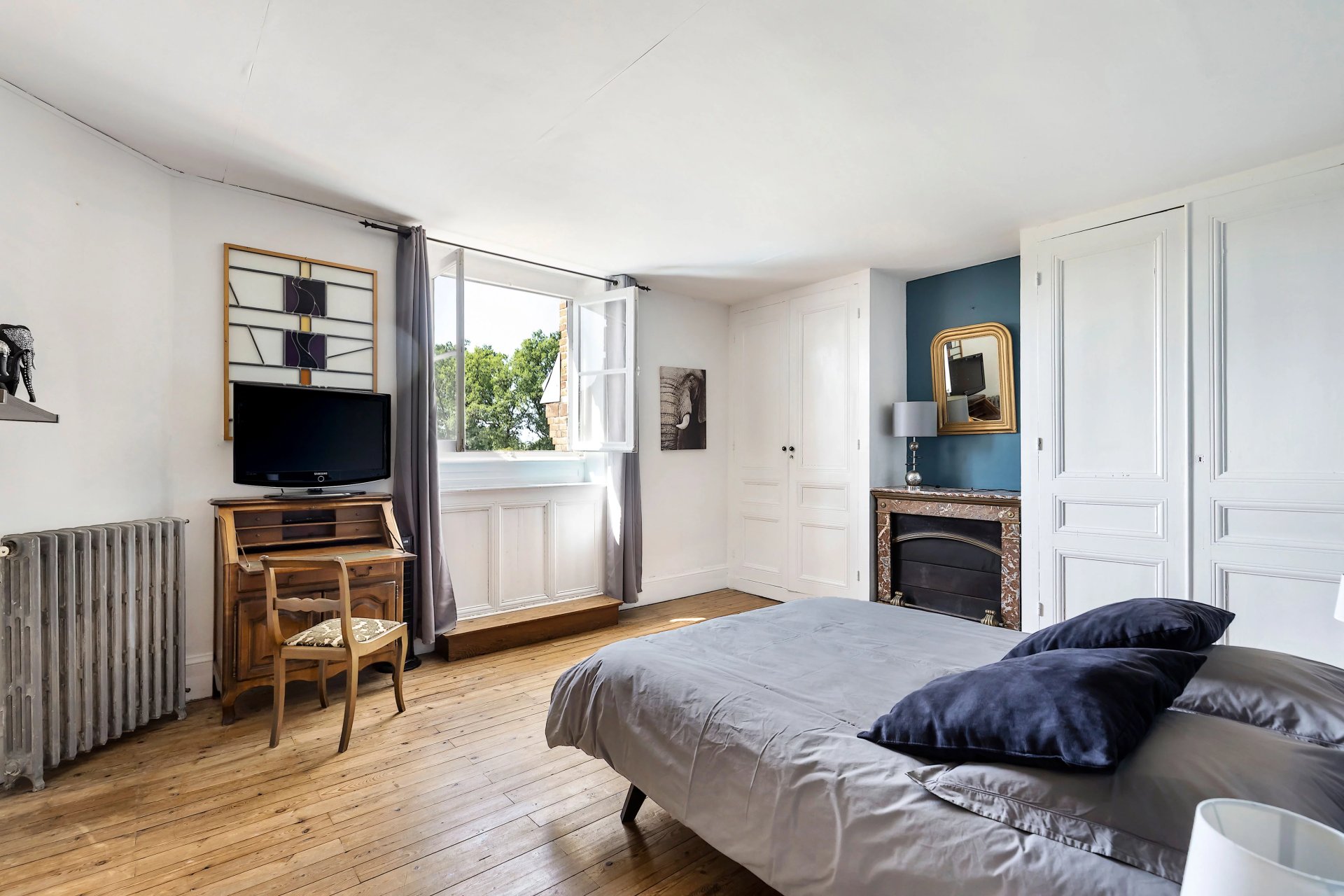 8 Bedroom Chateau's Image 3
