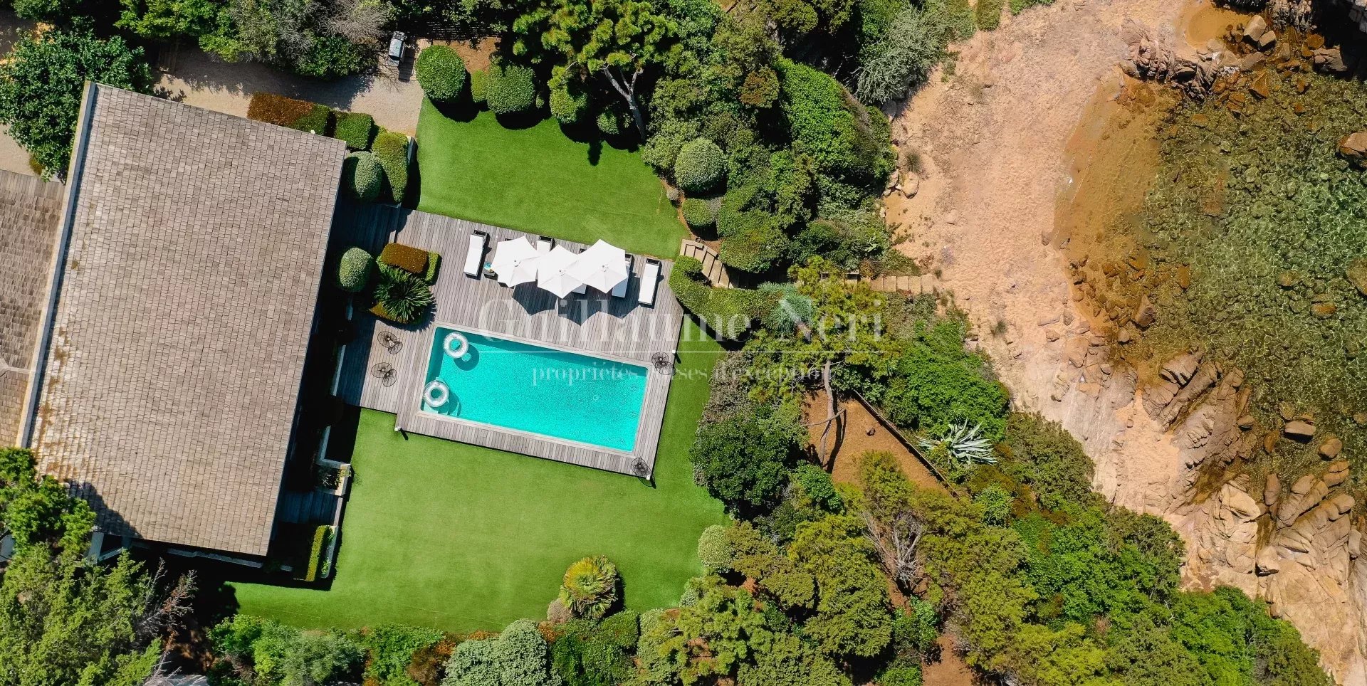 Villa GIRELLES- pieds dans l'eau, piscine, vue mer, 5 chambres