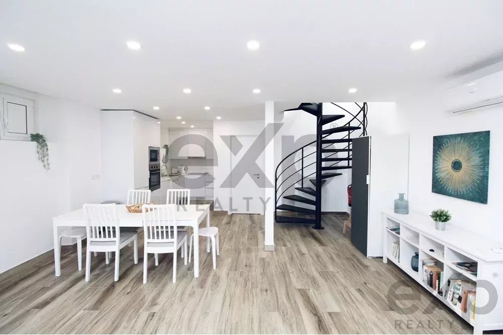 "Elegant Coastal Villa in Fuseta: Your Dream Home" 85949001 image 9