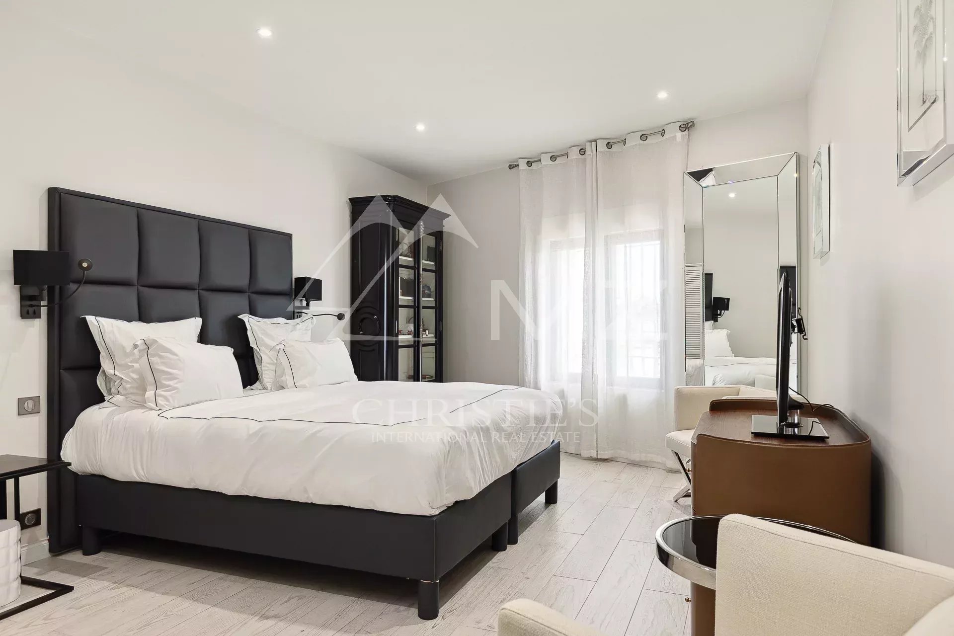 5 Bedroom Villa/Townhouse's Image 5