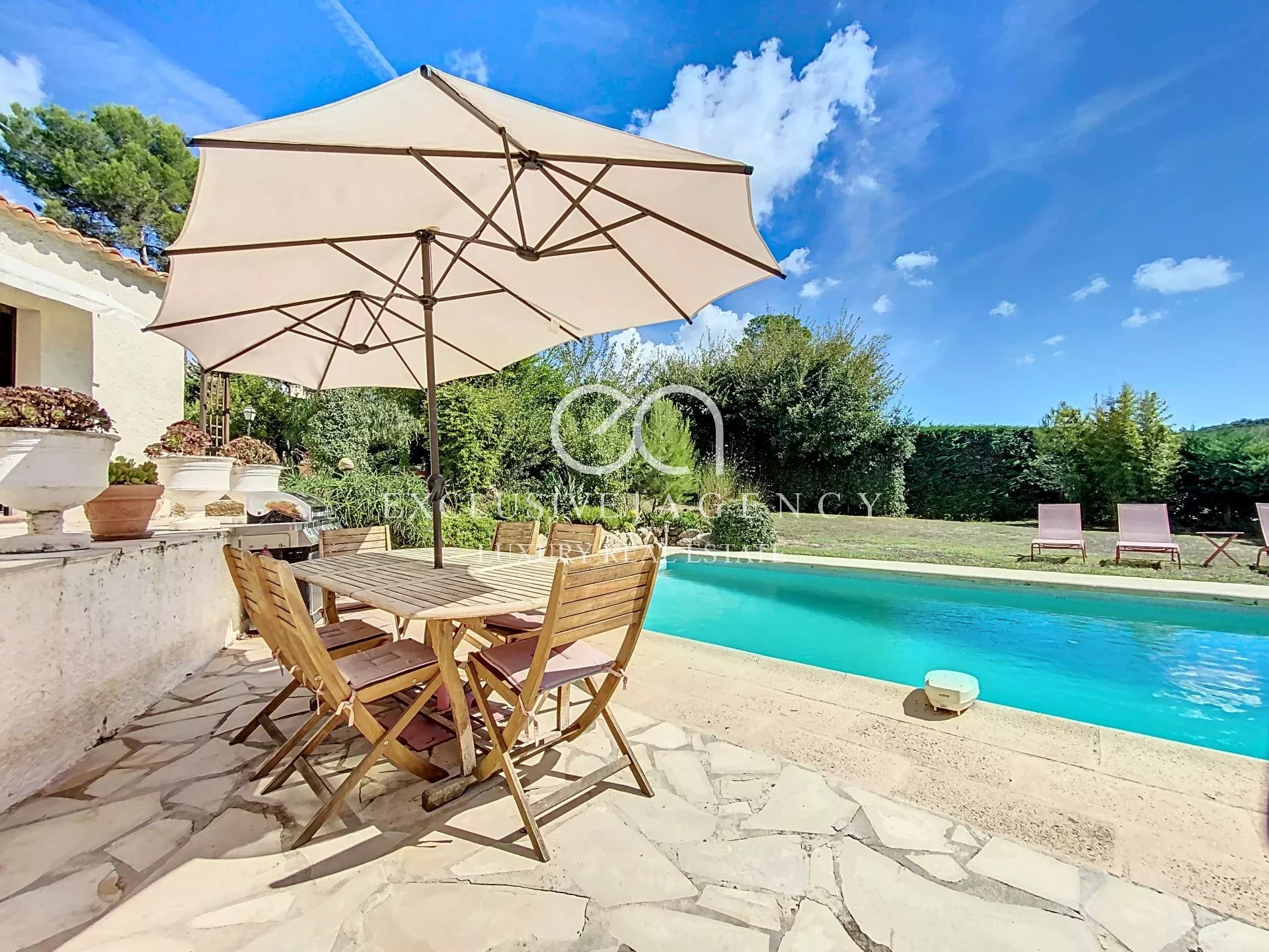 House in Valbonne, 159m², Pool and Tennis Court