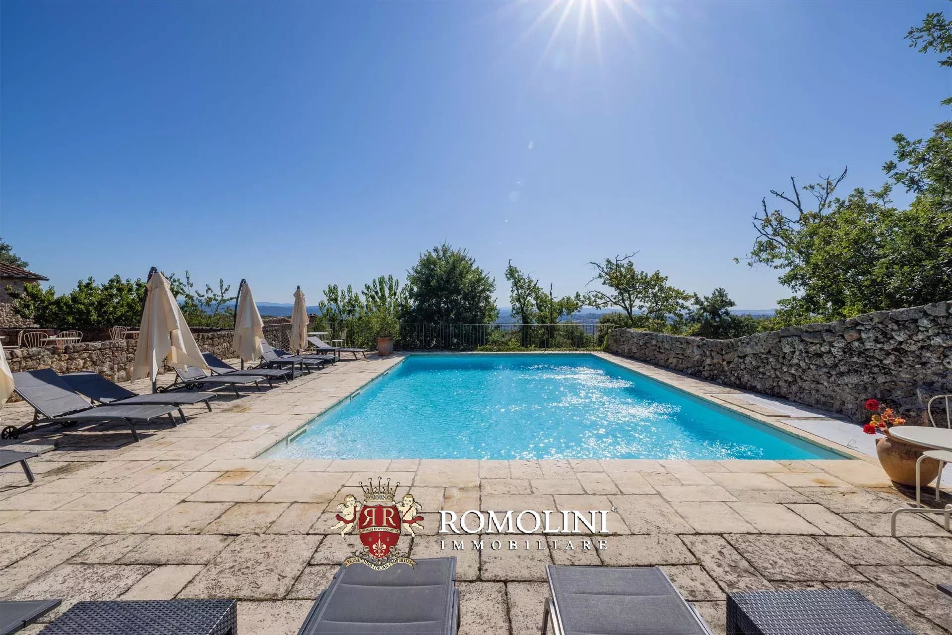 14 Bedroom Villa/Townhouse's Image 11