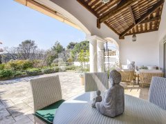 Single-storey villa with terrace - Royal Mougins Golf — photo 1 of 7