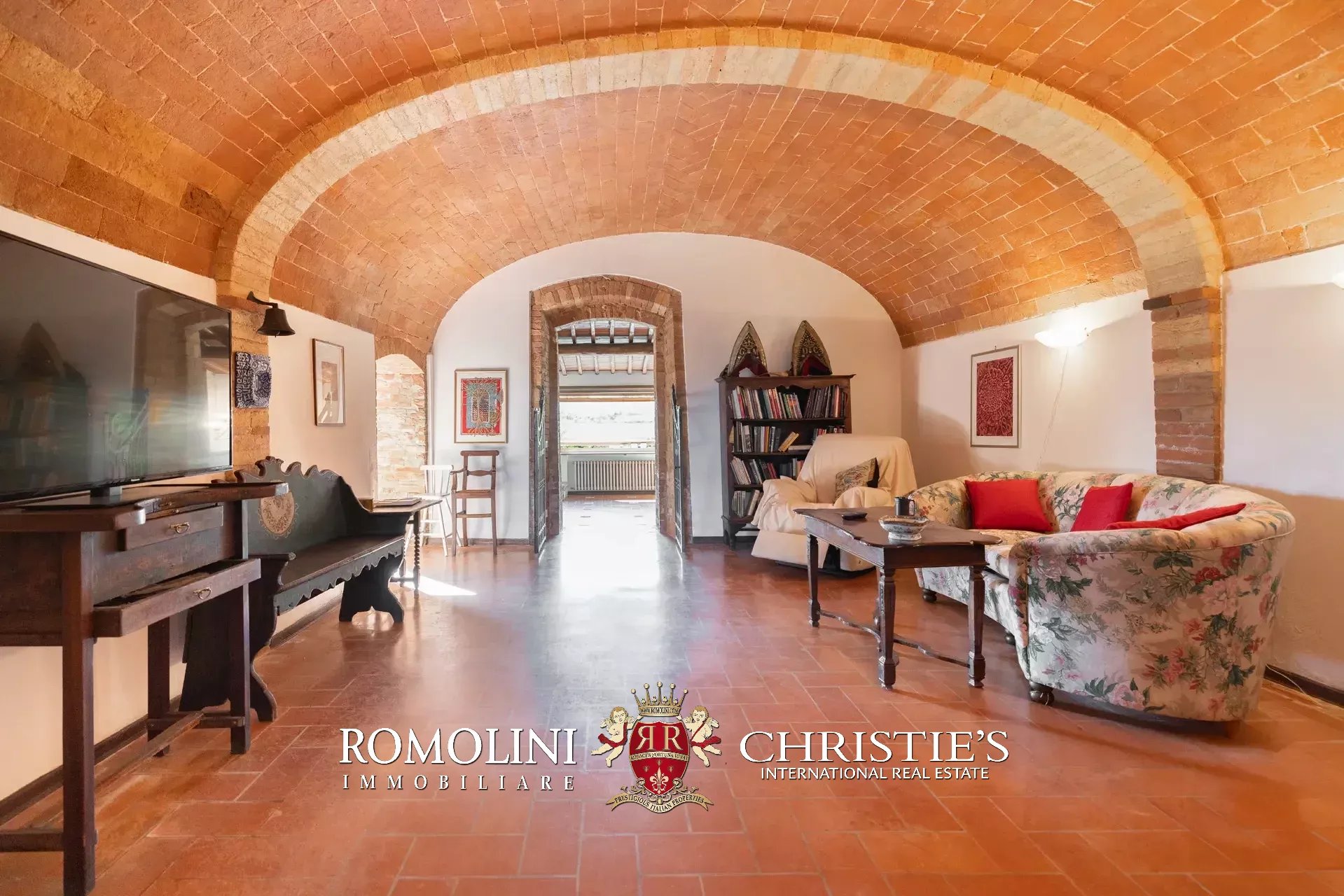 18 Bedroom Vineyard's Image 39