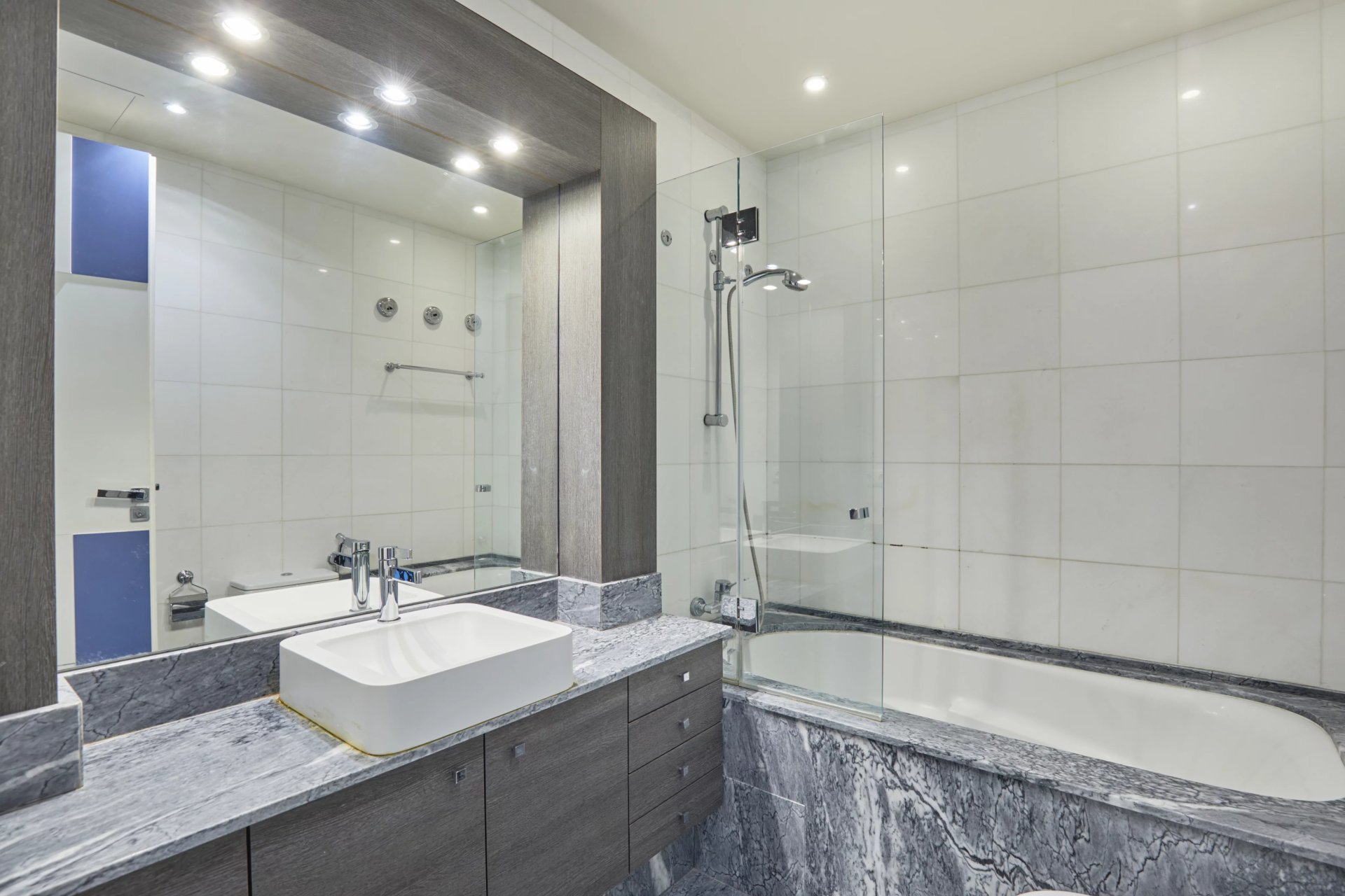 6 Bedroom Apartment/Flat's Image 16