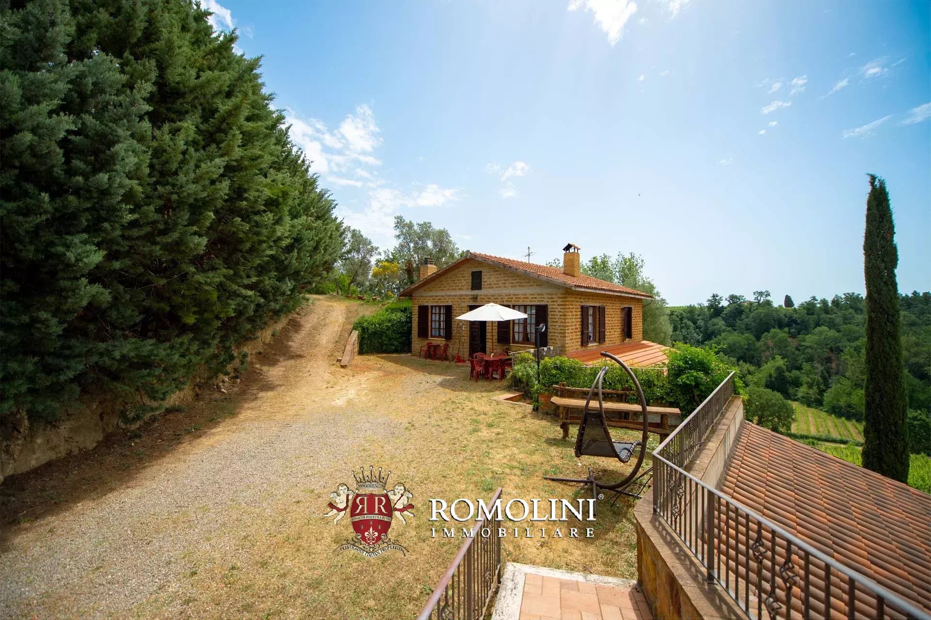 2 Bedroom Vineyard's Image 15
