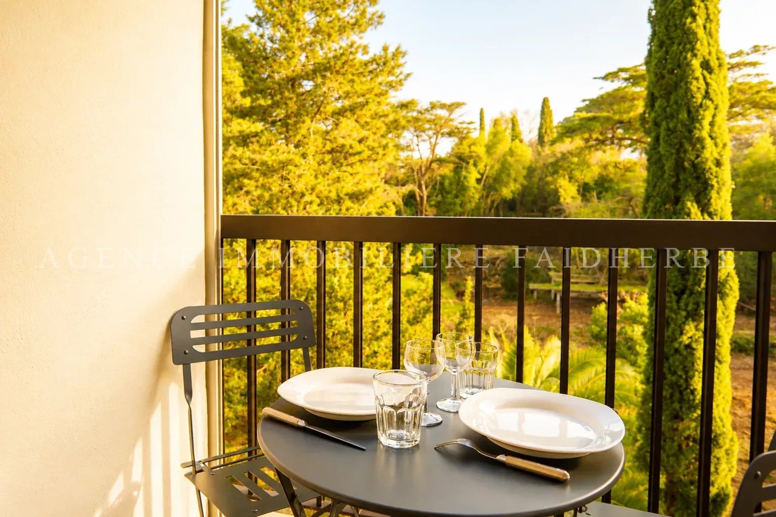 Saint-Tropez appartement dans résidence avec piscine REF 18