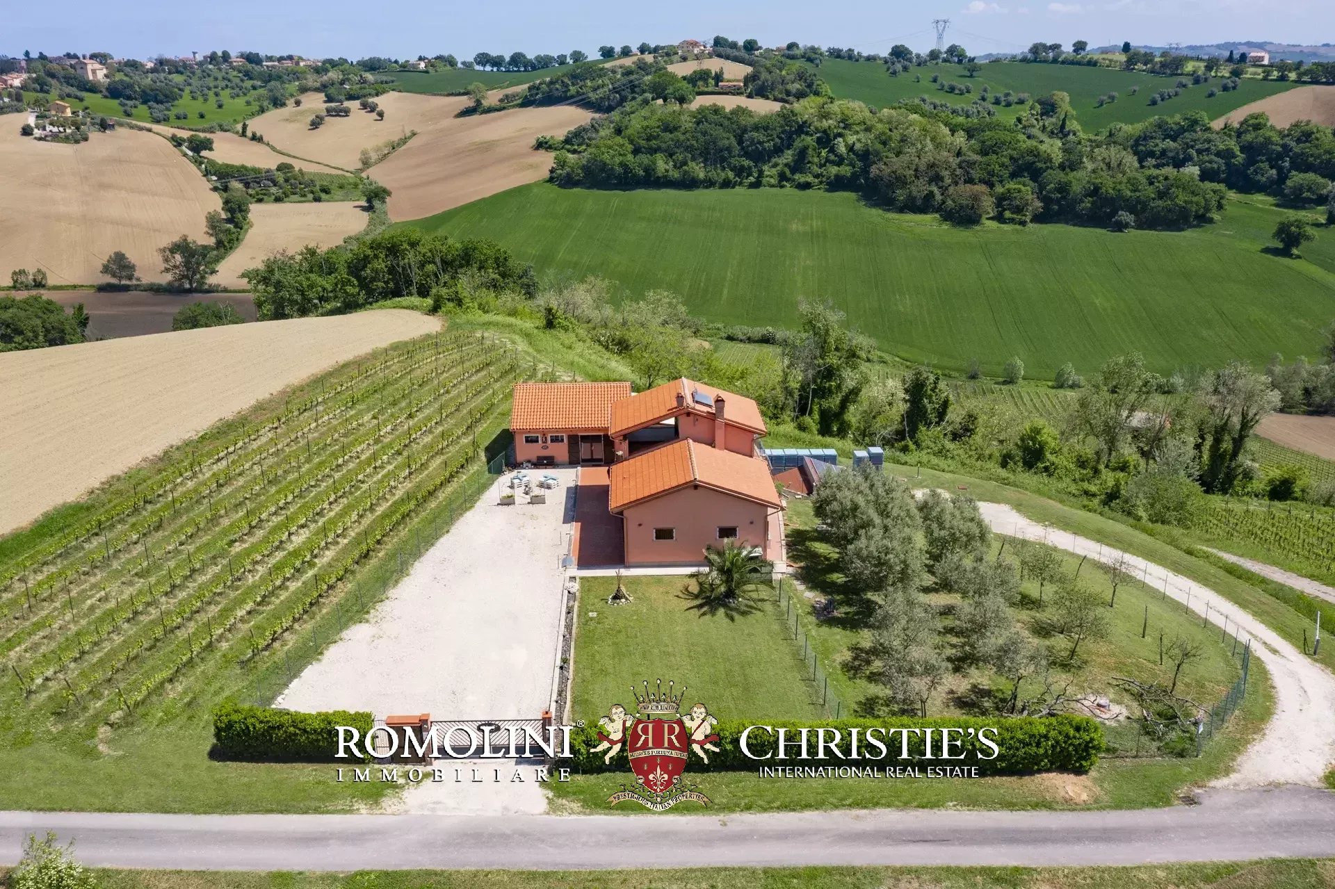 5 Bedroom Vineyard's Image 7