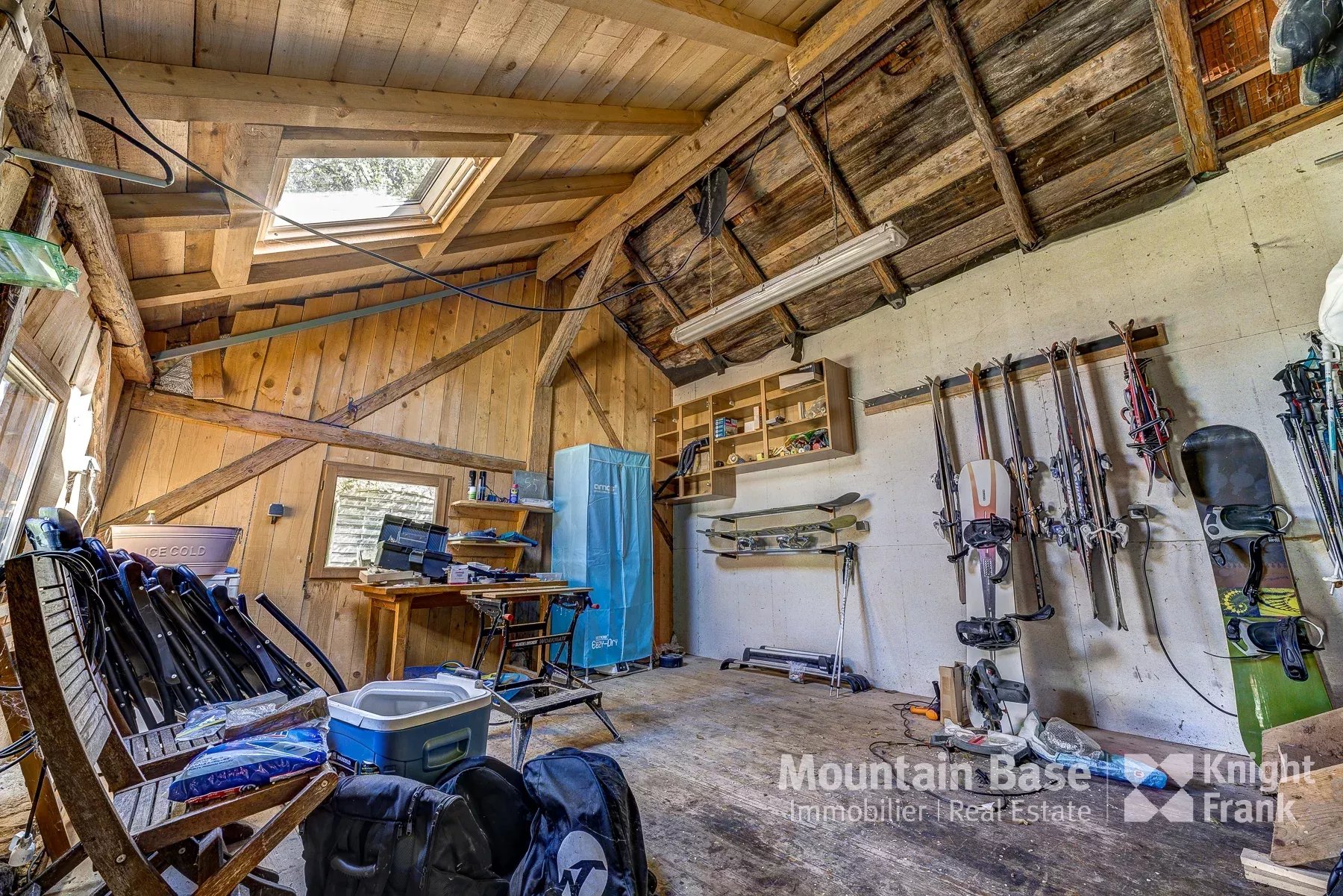 Photo of Renovated 6-Bedroom Farmhouse with Separate Apartment and Garden