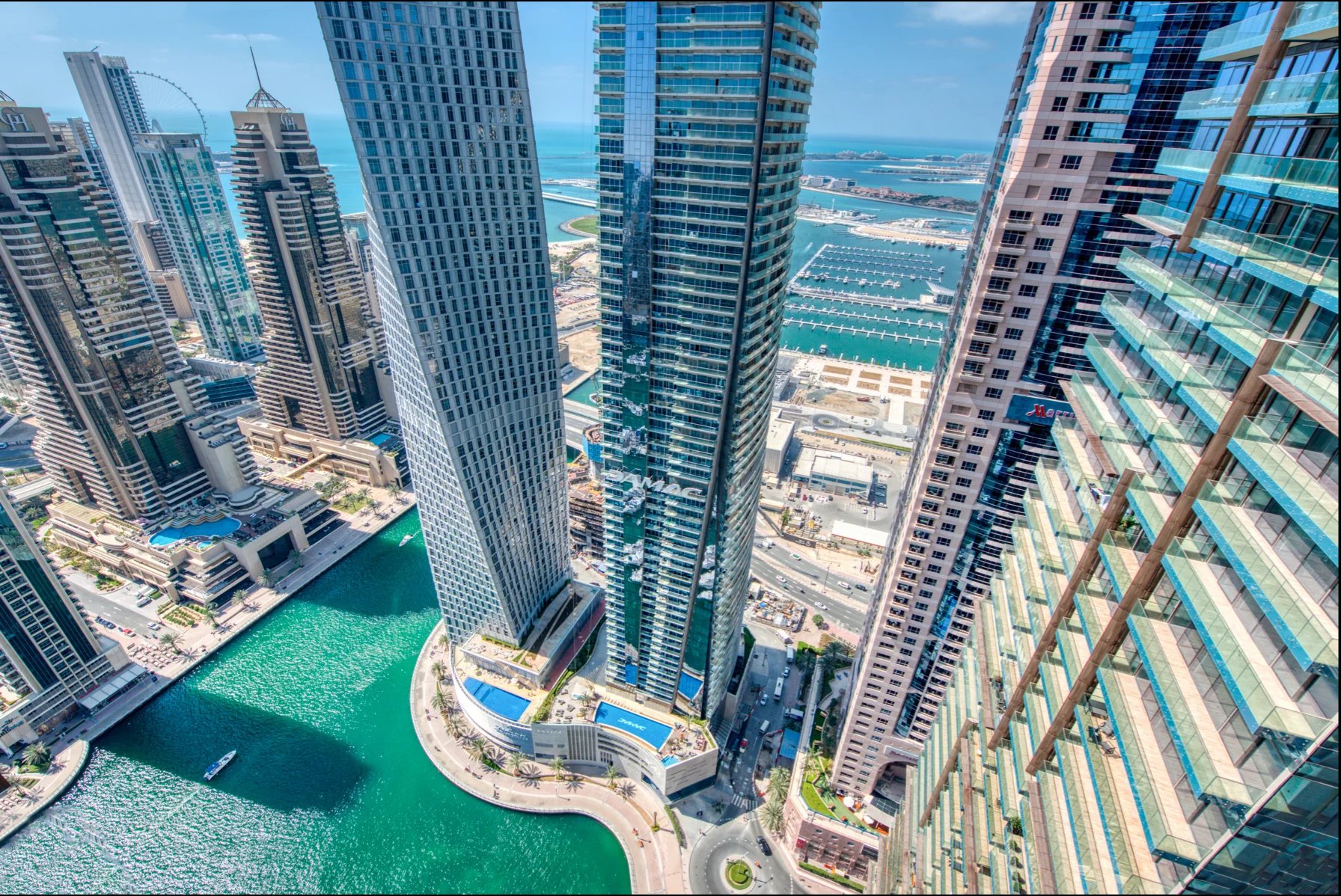 Dubai - Apartment - Holiday rental - 5 Persons - 2 Bedrooms - Swimming Pool.