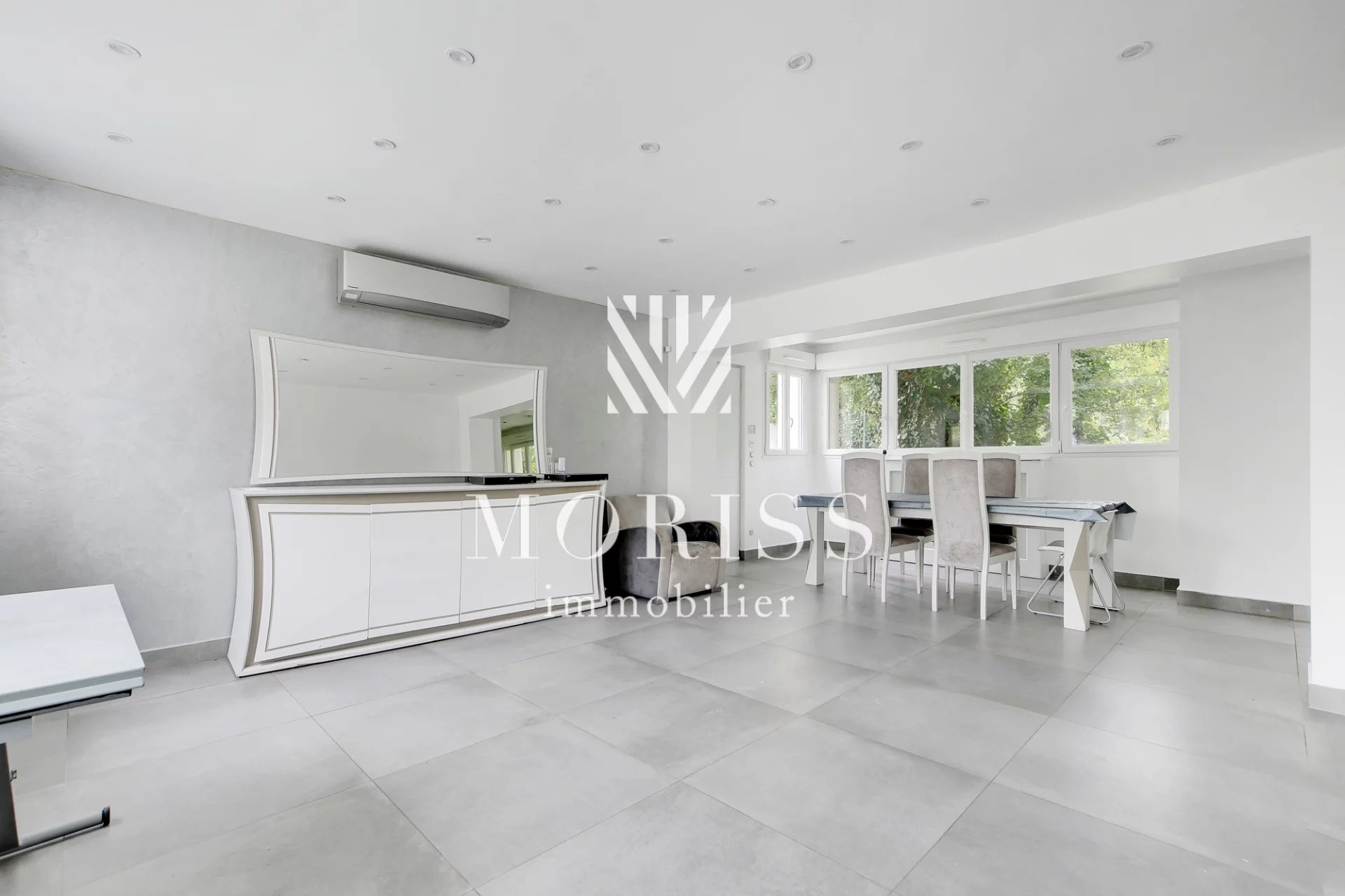 Nogent sur marne - Maison de 187 m2 habitable + jardin de 200 m2 - Image Array