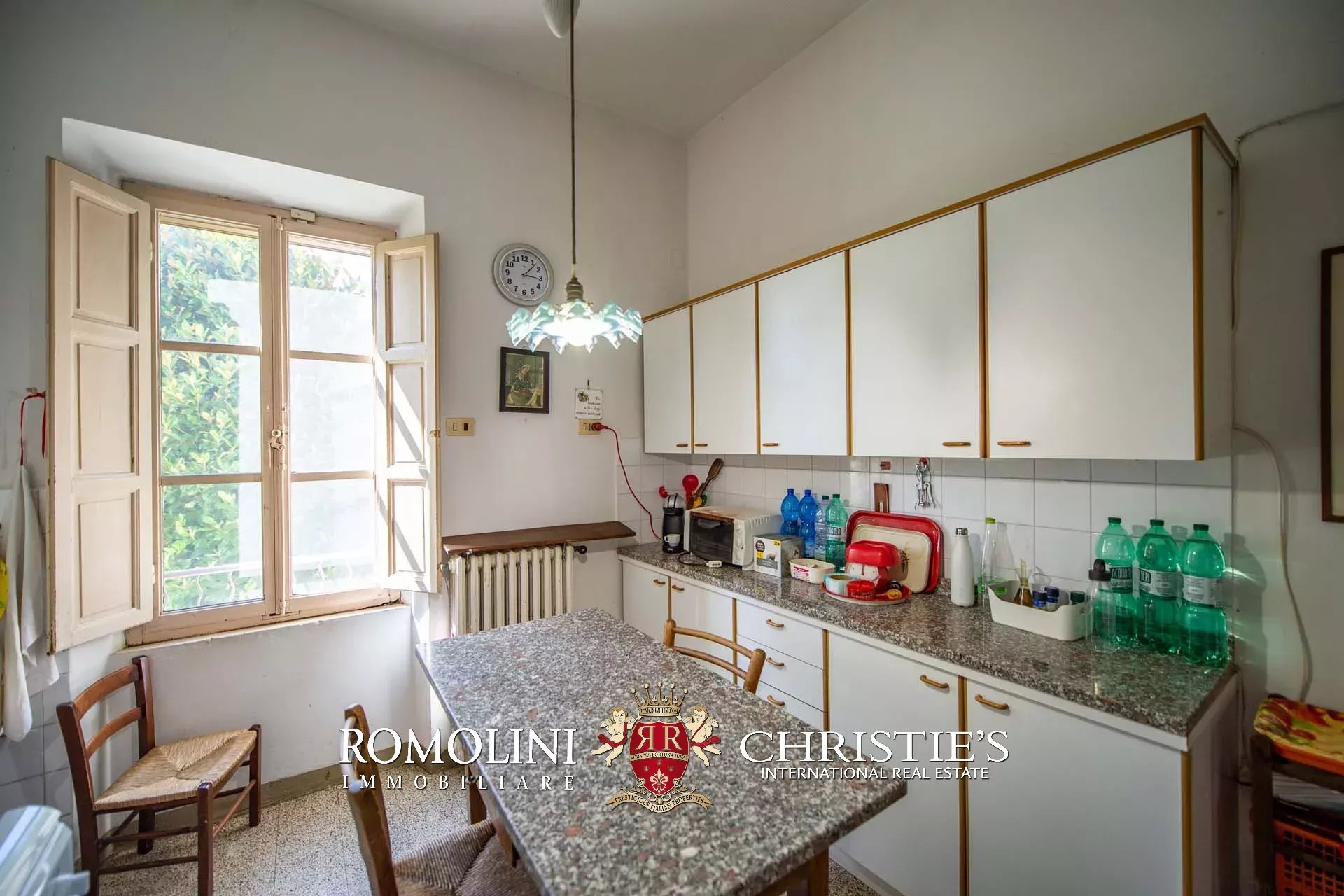 6 Bedroom Villa/Townhouse's Image 35