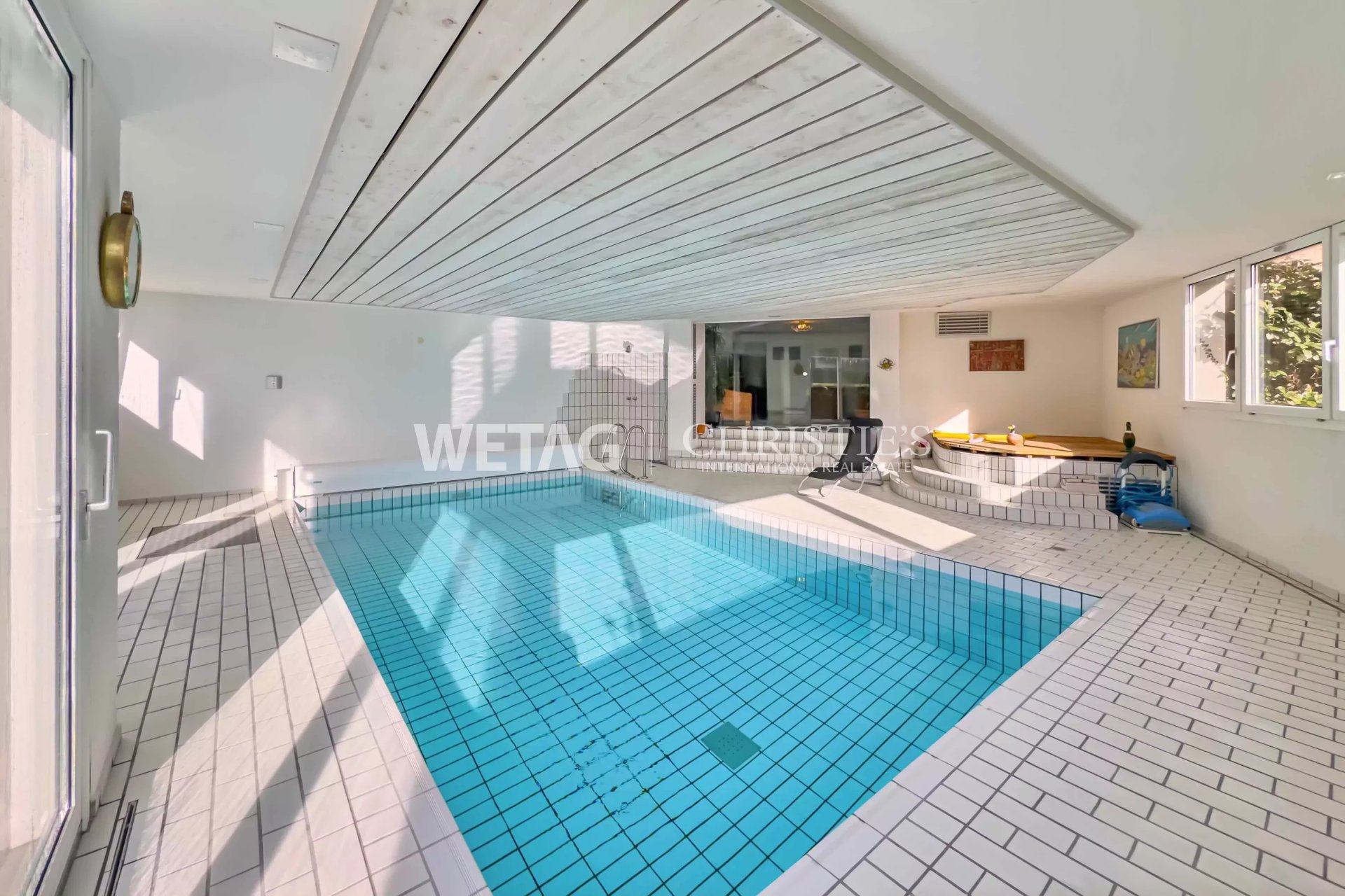5 Bedroom Villa/Townhouse's Image 3