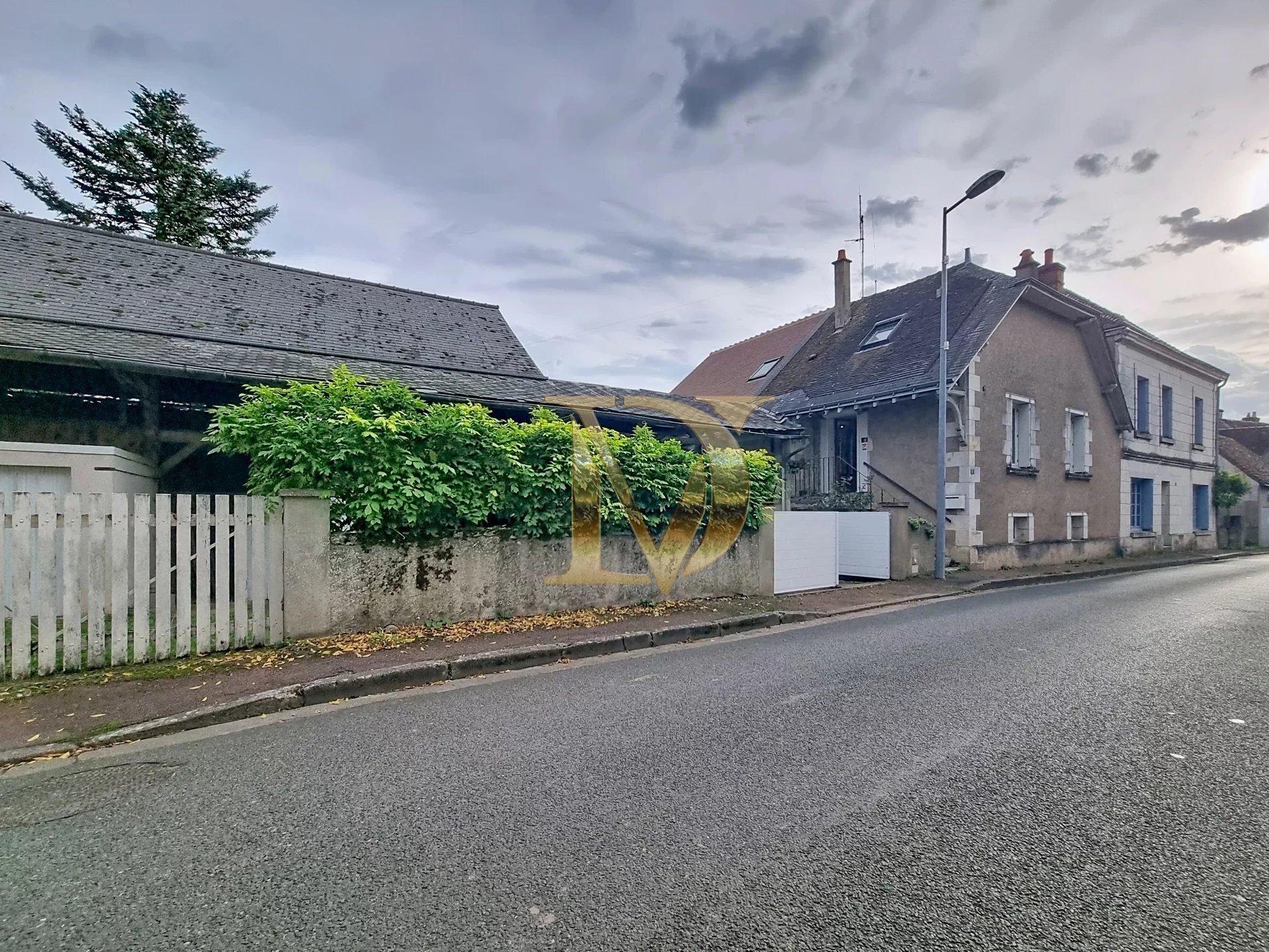 Maison de bourg avec dépendances – Luzillé (116 m²)