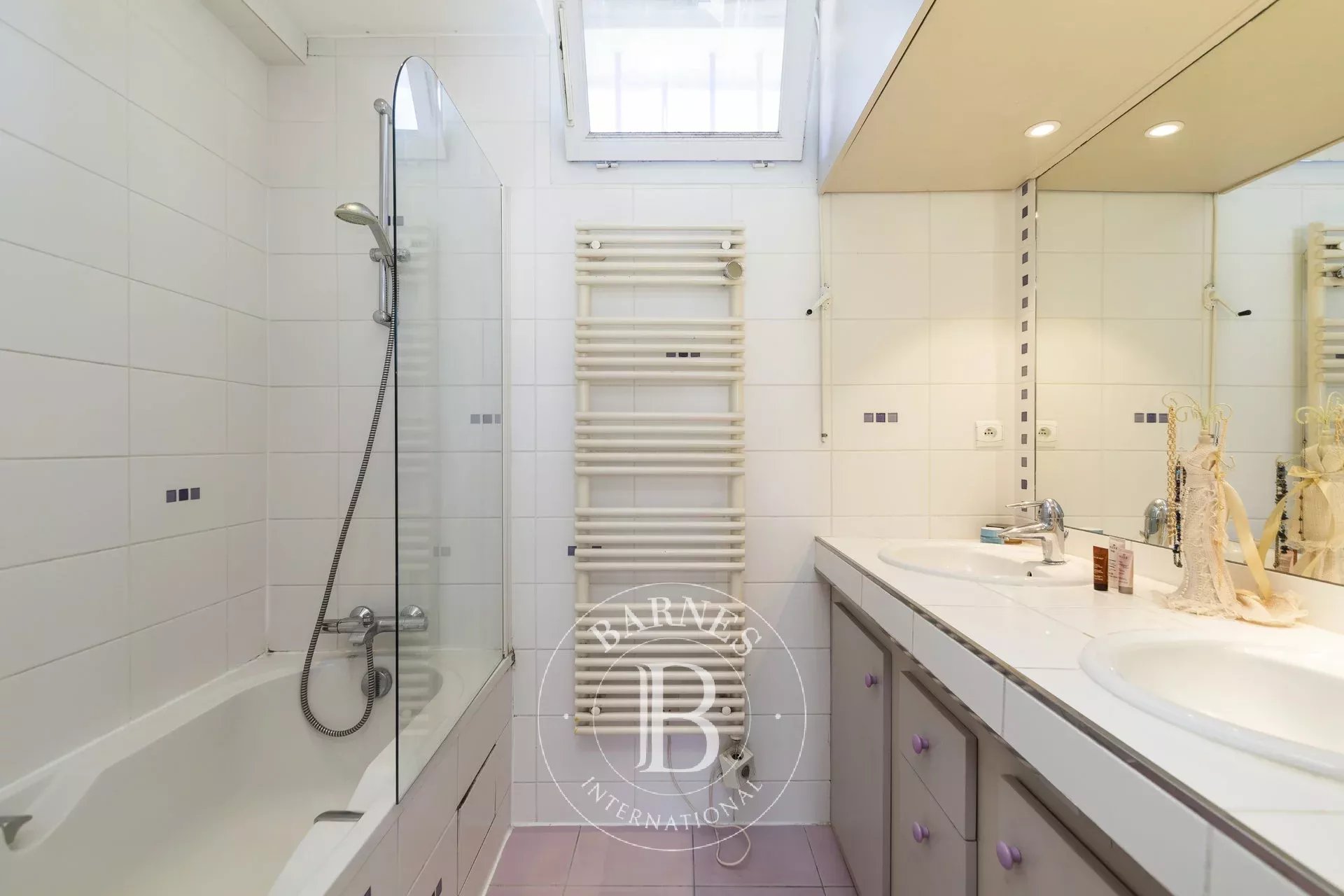 Neuilly - Argenson - Top floor - 4-5 bedroom apartment - Period charm - picture 29