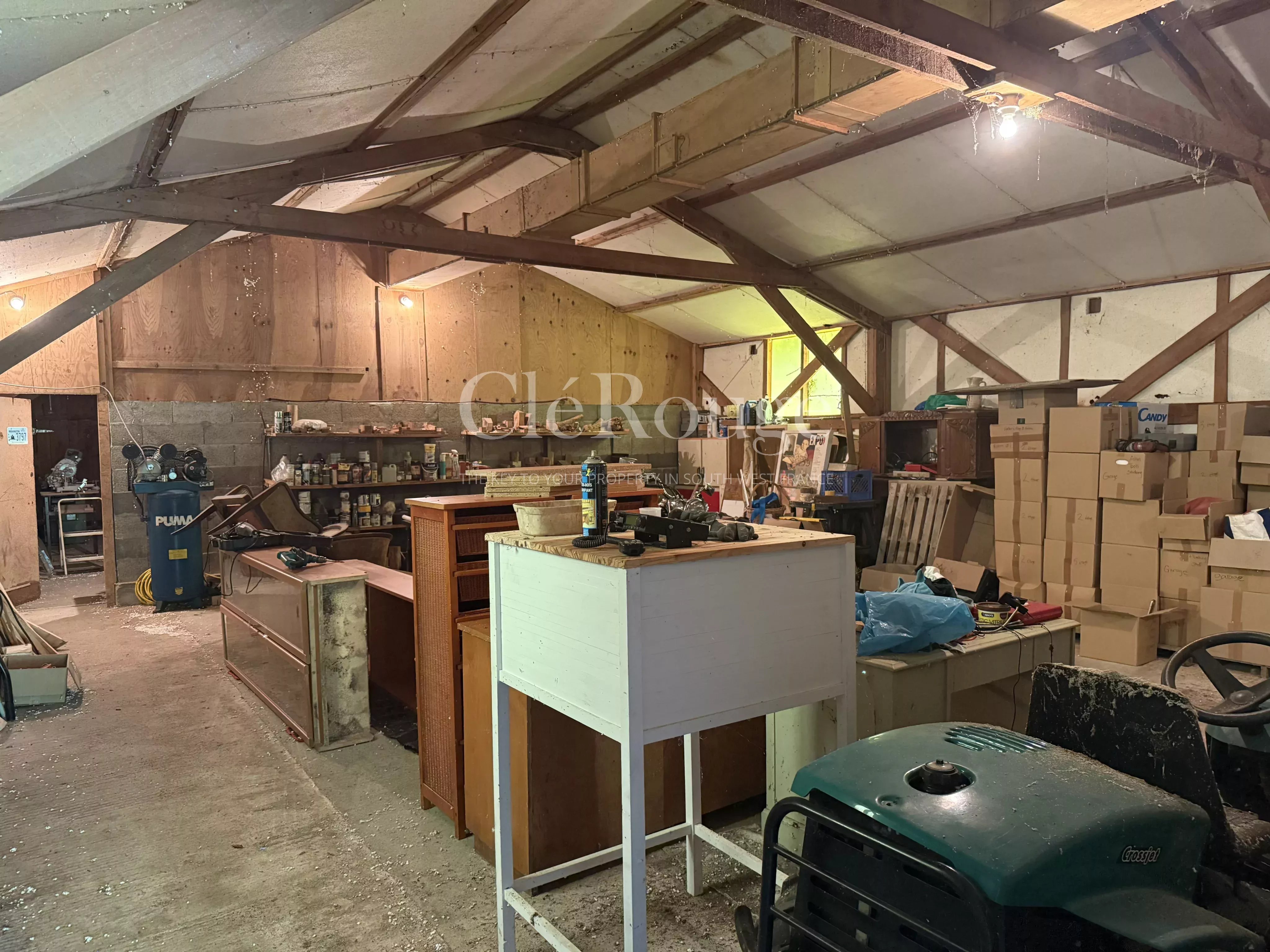 5 minutes from Lauzun - Stone house with barns, pond and park