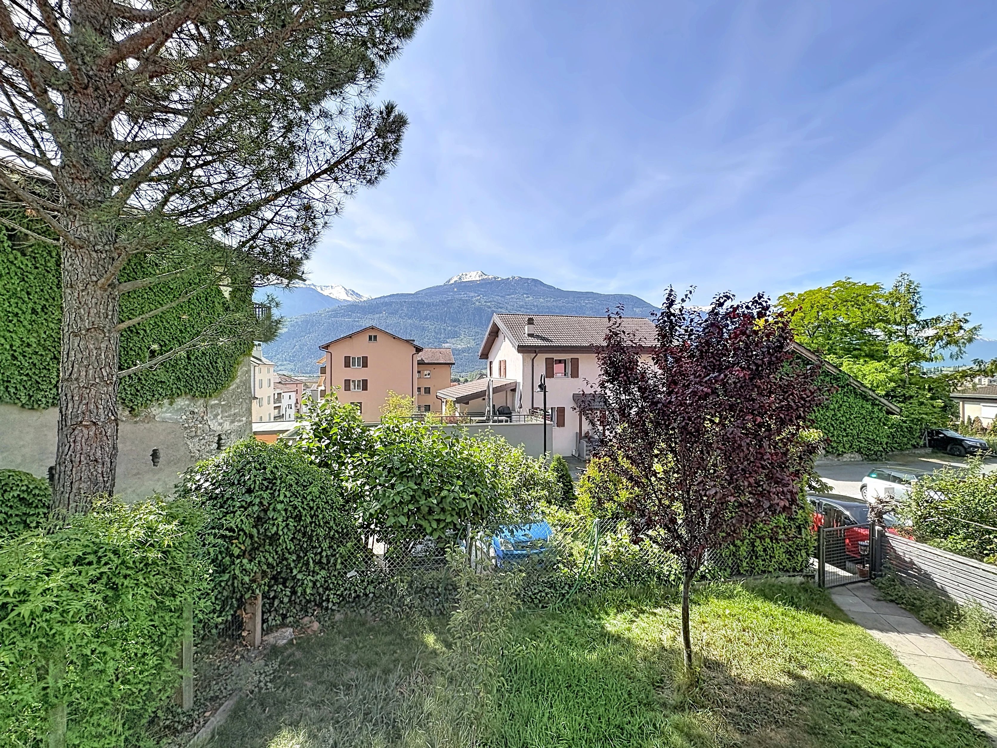 Exclusivité - Splendide maison de village rénovée, jardin et piscine