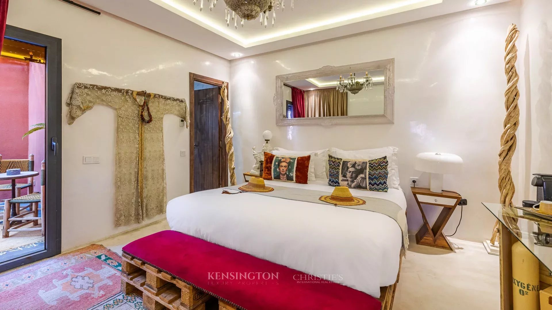 6 Bedroom Villa/Townhouse's Image 12