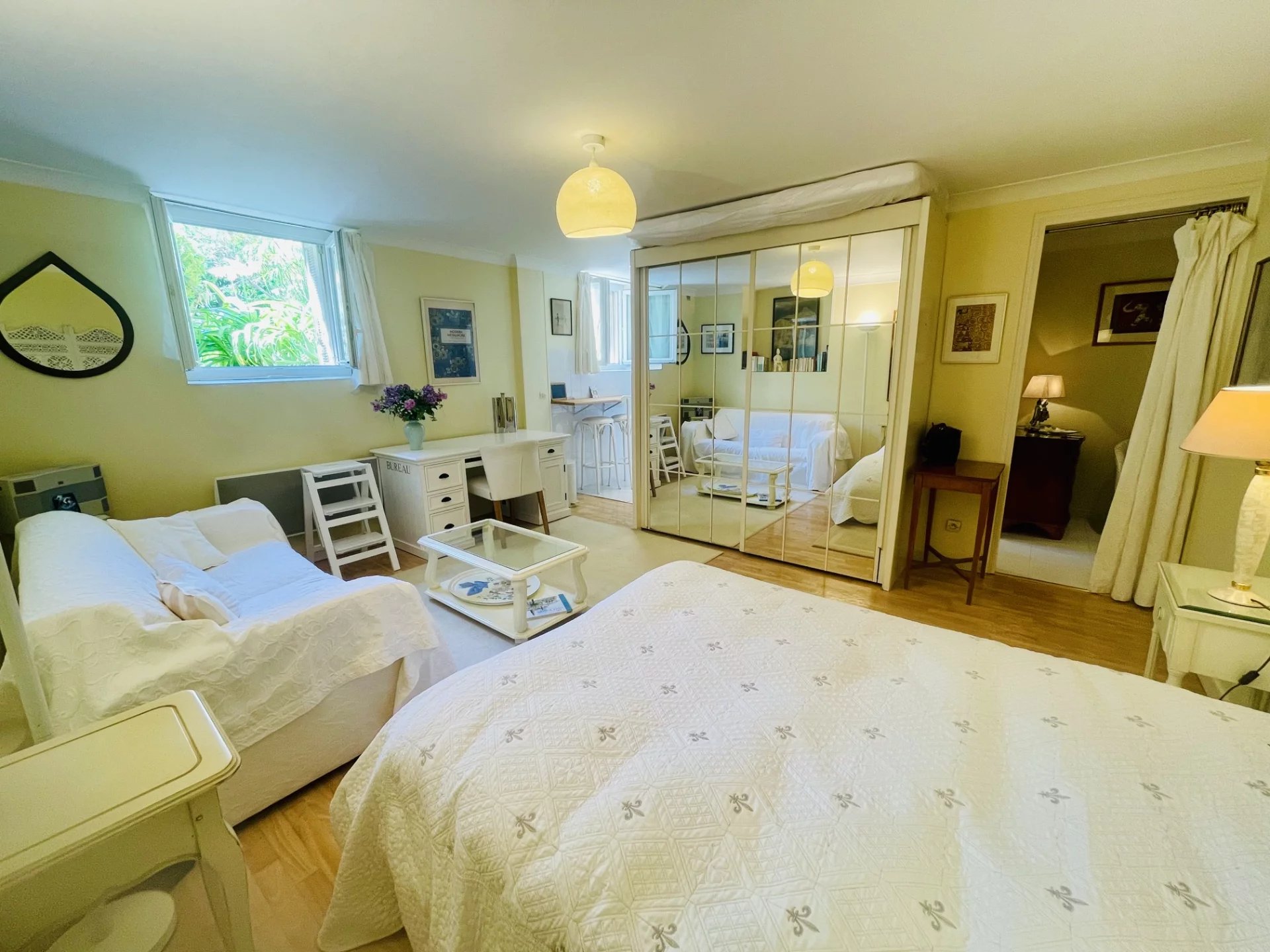 EXCLUSIVITE SUPERBE STUDIO PLEIN CENTRE VILLE