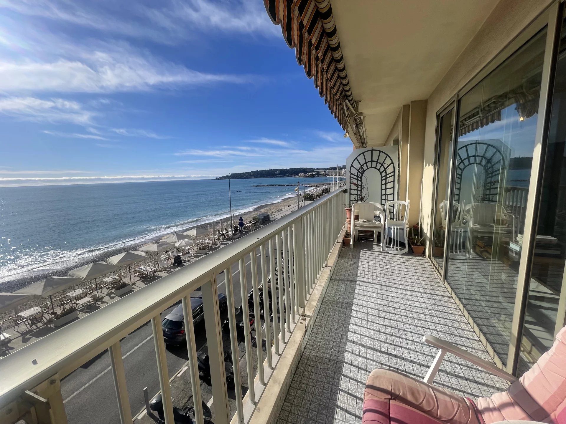 MENTON CASINO: 2 ROOMS SEA VIEW WITH BOX