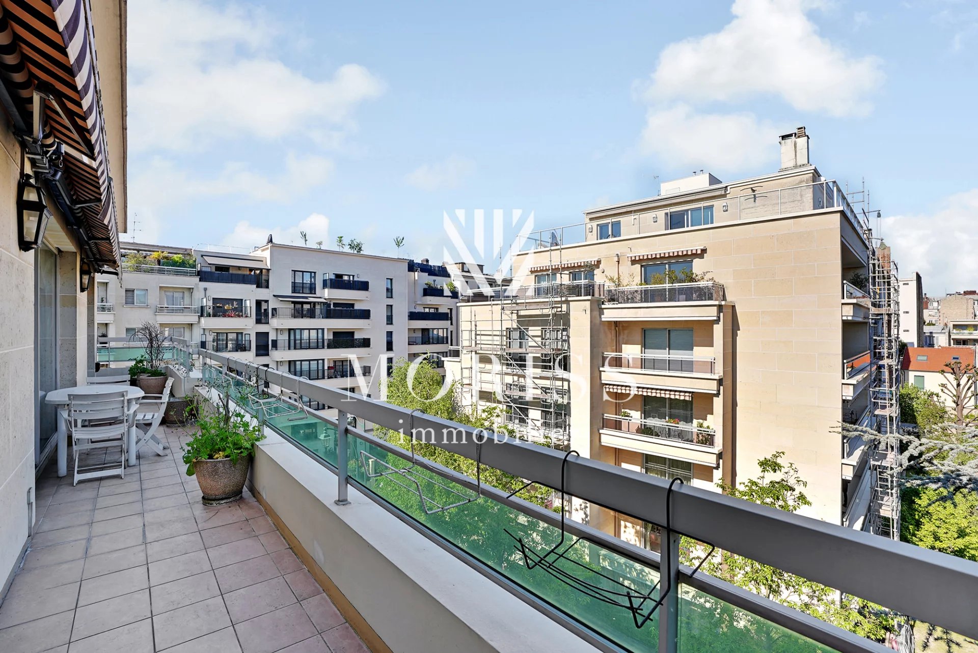 APPARTEMENT 2 PIÈCES de 74 m2 AVEC TERRASSE DE 17 m2 - SAINT MAN - Image Array