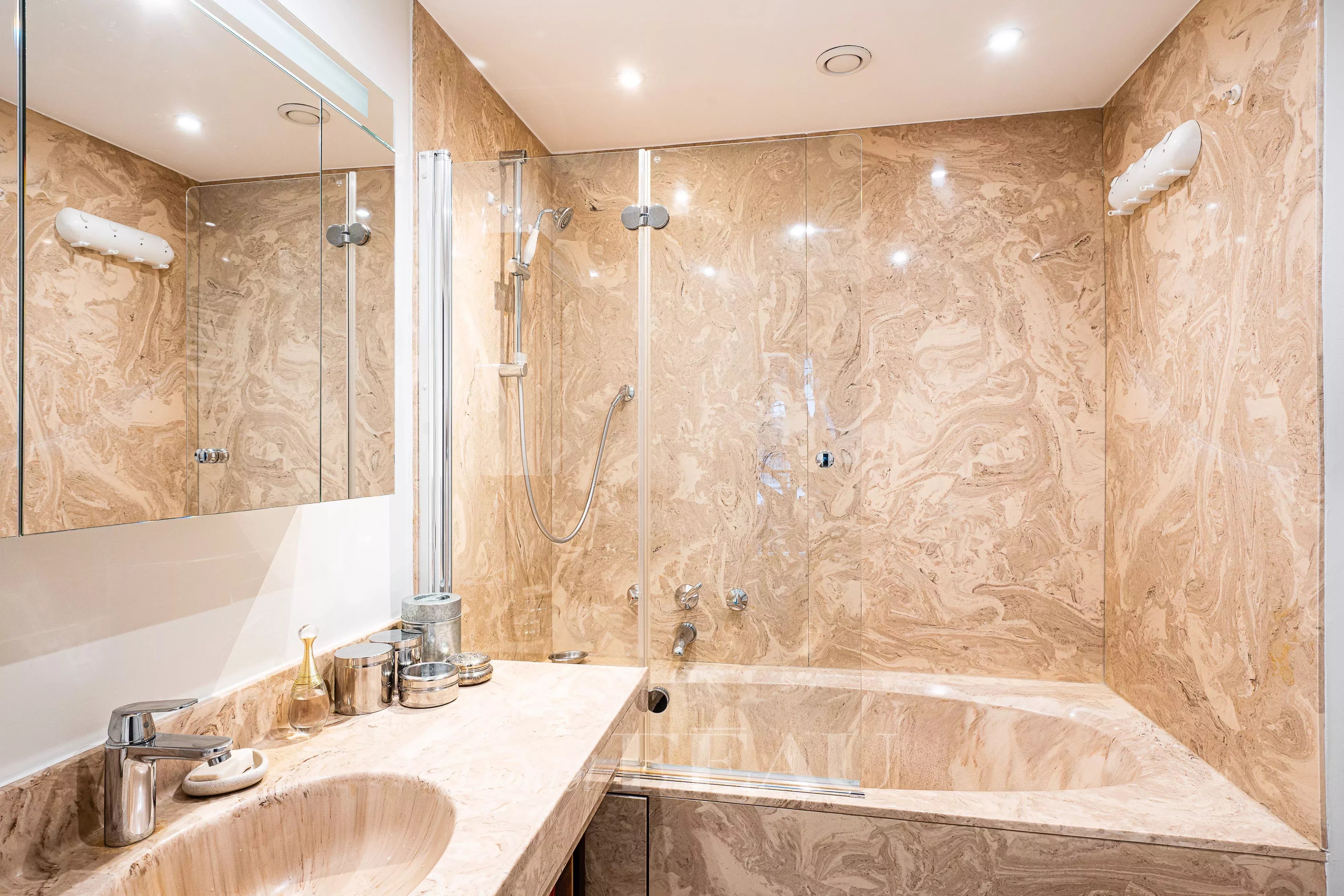 Sale Apartment Neuilly-sur-Seine