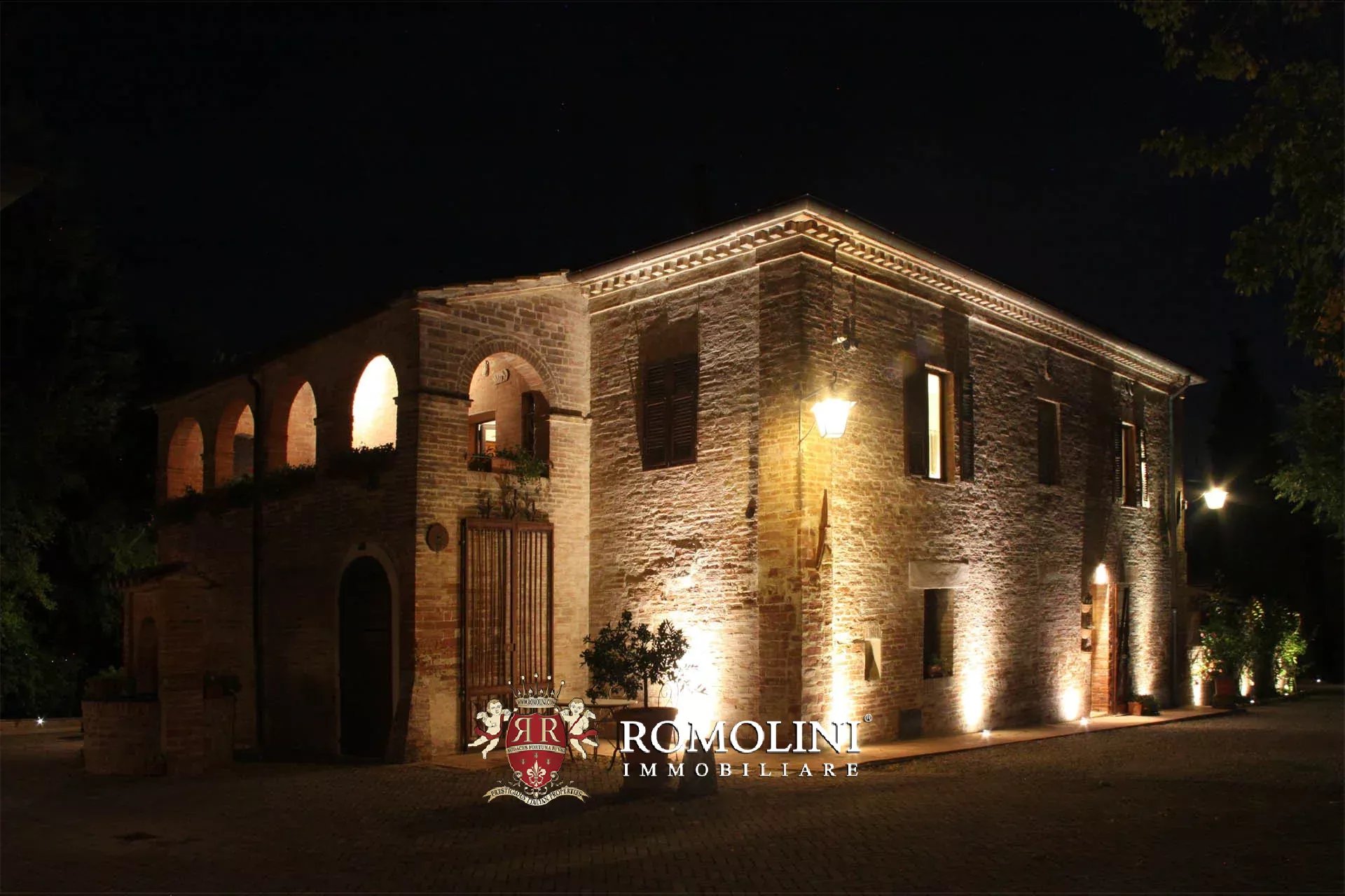 12 Bedroom Villa/Townhouse's Image 3