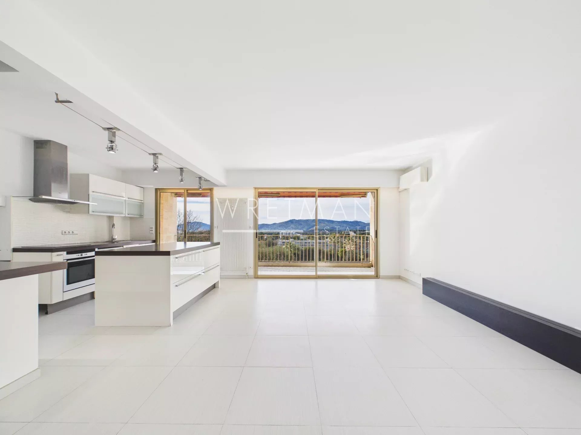 Superbe appartement rénové avec terrasses vue mer dans résidence de standing avec piscine - Le Cannet