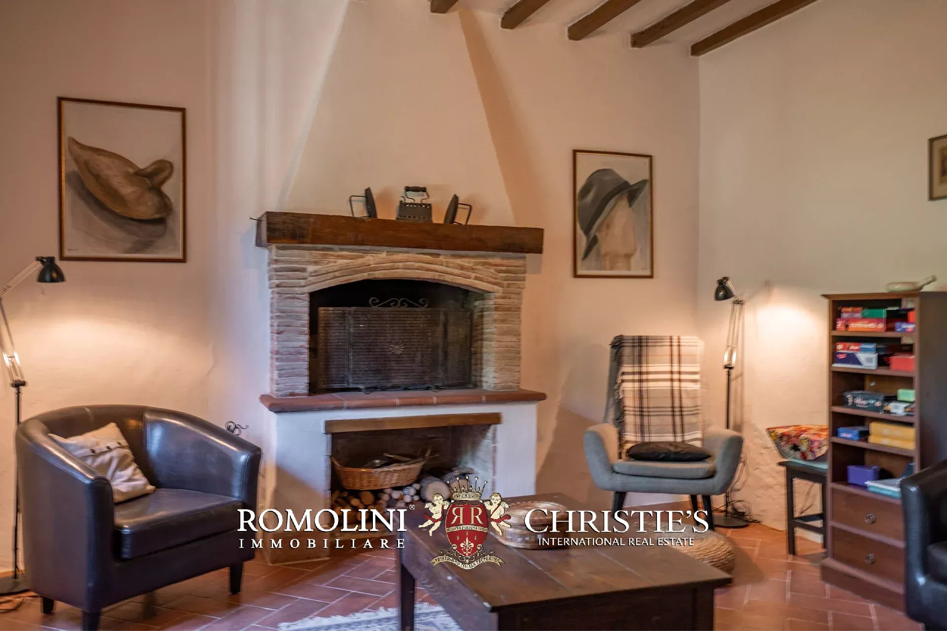 6 Bedroom Villa/Townhouse's Image 34