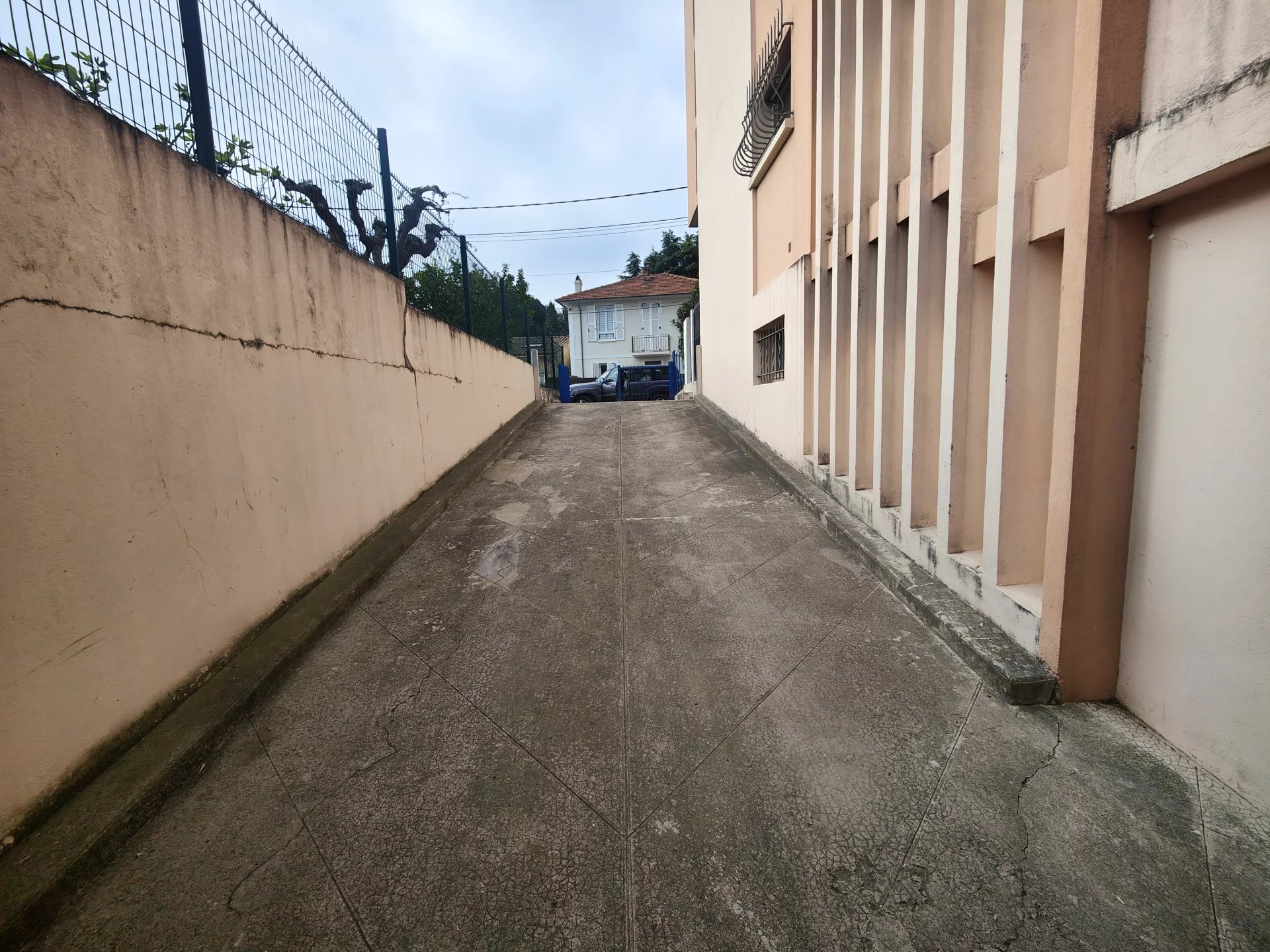CANNES LA BOCCA ENTREPOT GARAGE - Photo 3