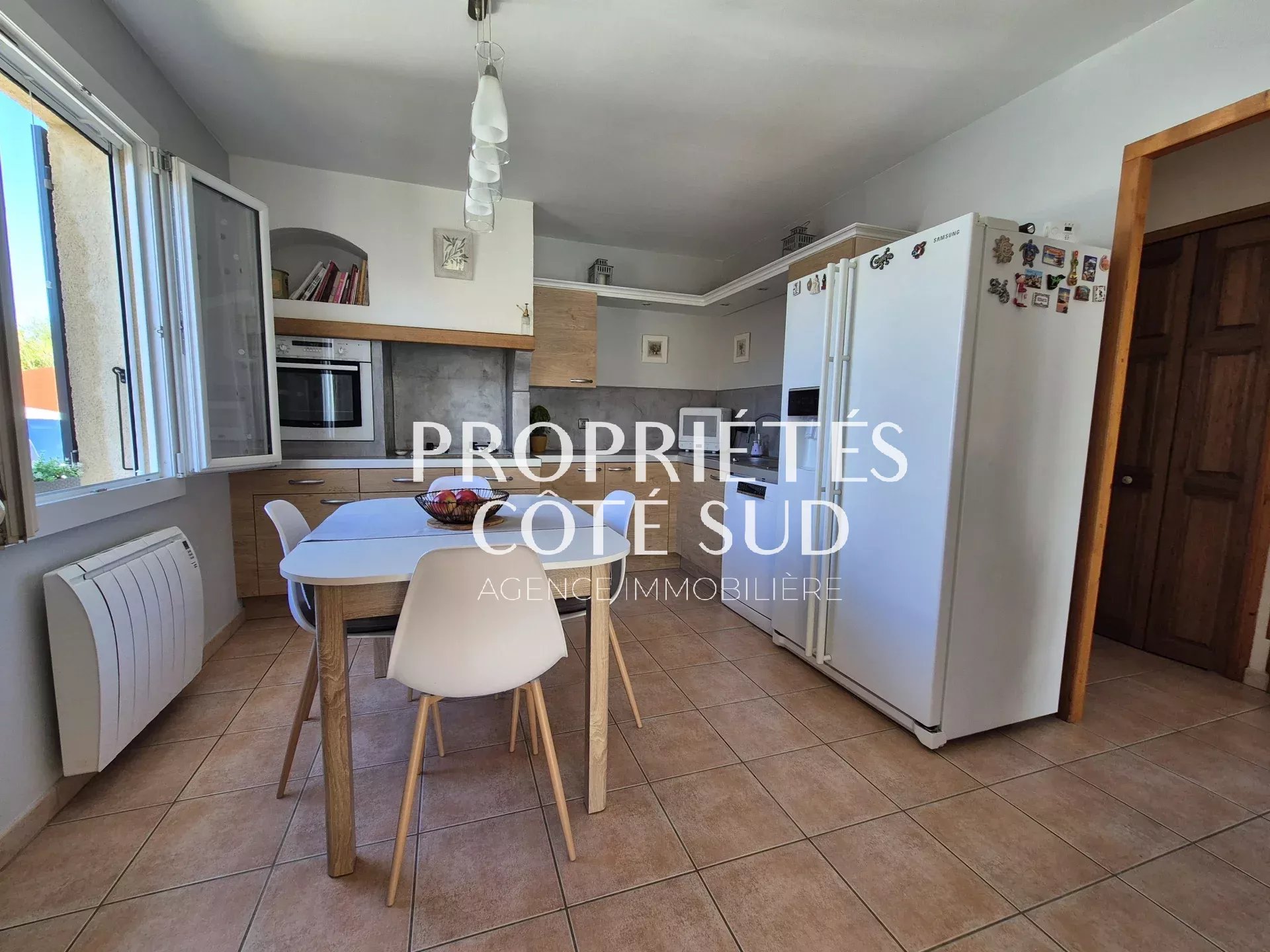 Maison familiale avec piscine de 125 m² sur un terrain 806 m2 - Photo 5