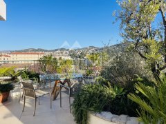 15 minutes walk from the city center, discover this exceptional roof villa located in the district of Cannes Anglais — photo 3 of 7
