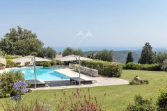 Luxury Villa in Tourrettes-sur-Loup: Sea View Family Estate — photo 1 of 7