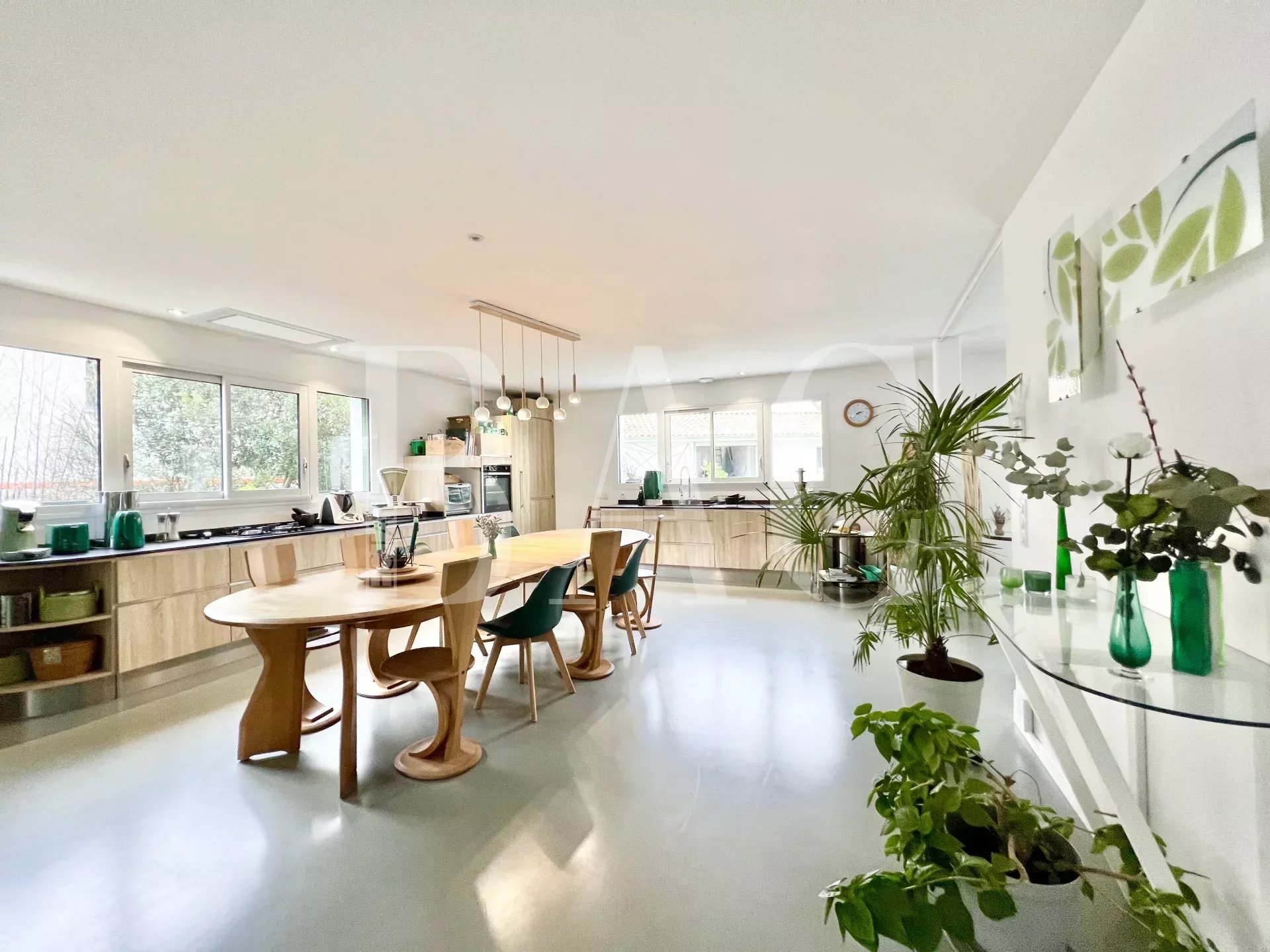 Agence immobilière de 