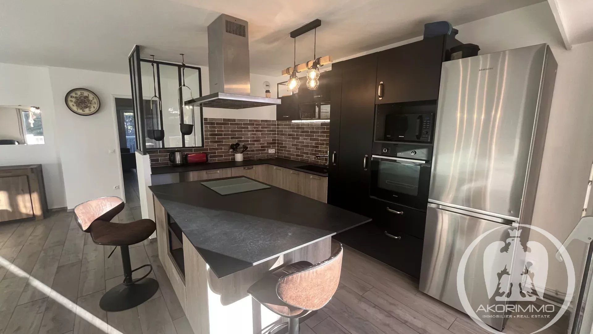 Apartment  - 4 rooms  - 90.05 m2 -  €389,000 - For sale