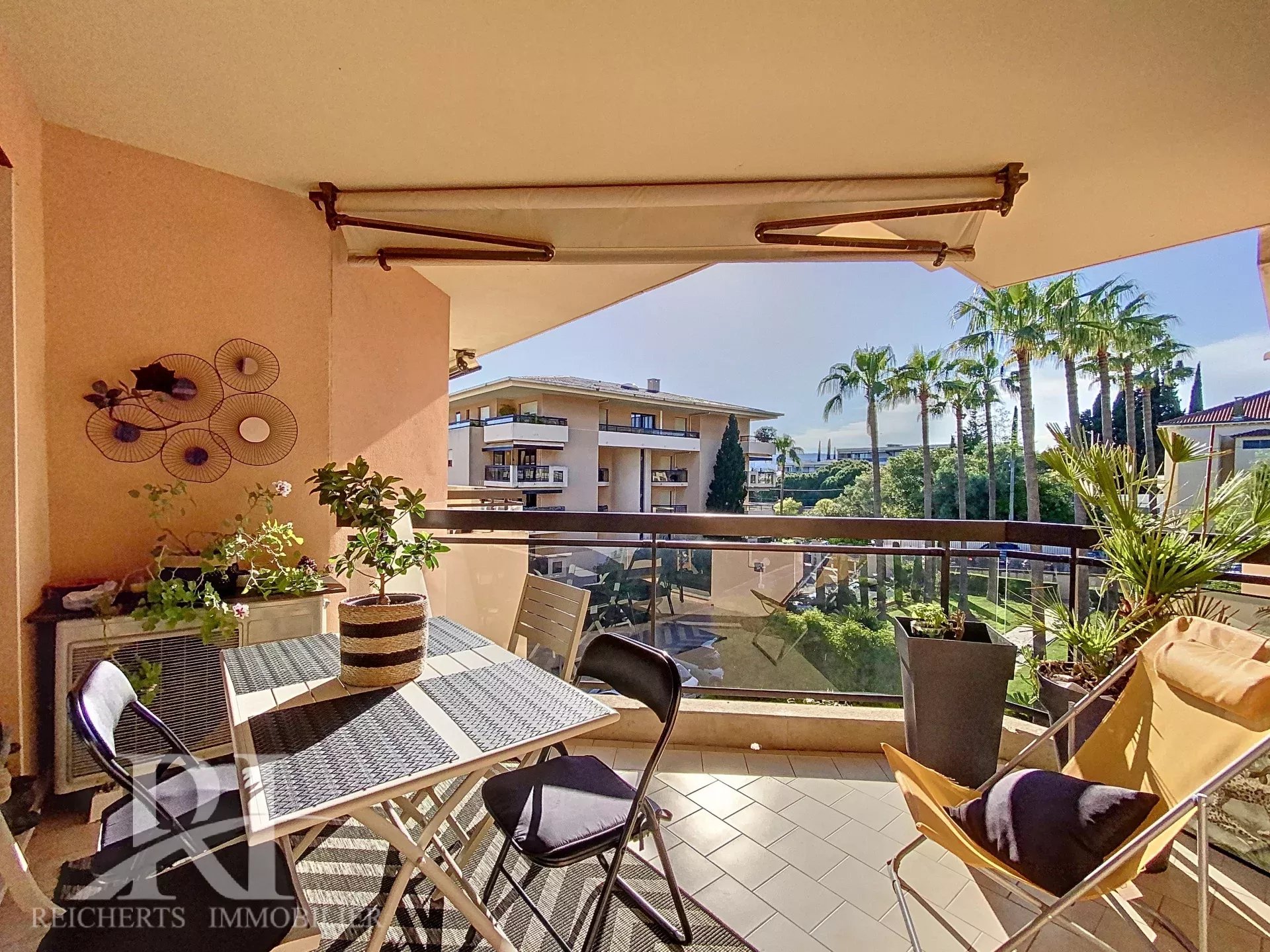CANNES MONTROSE DERNIER ÉTAGE 2 P TERRASSE PISCINE