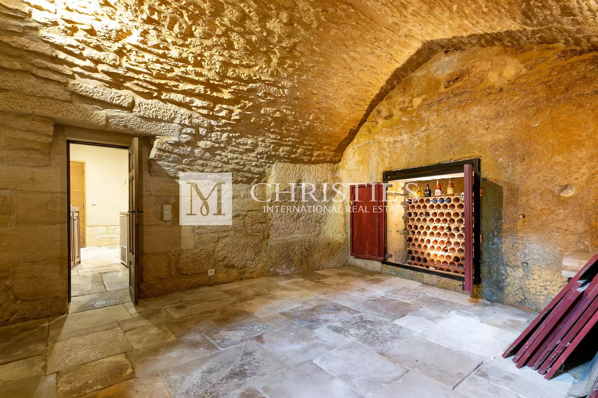 9 Bedroom Chateau's Image 21