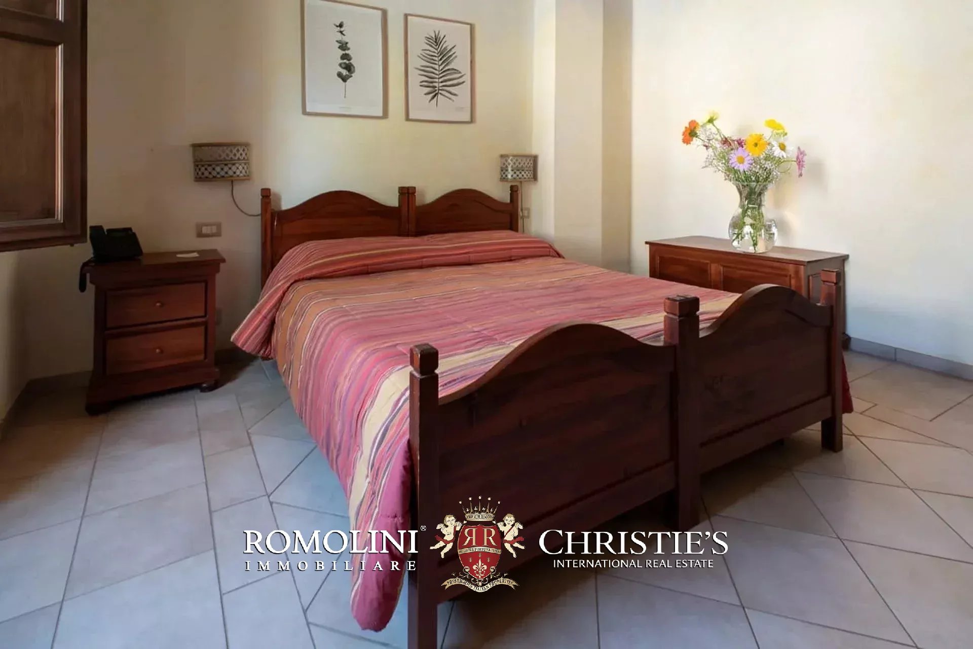 10 Bedroom Villa/Townhouse's Image 24