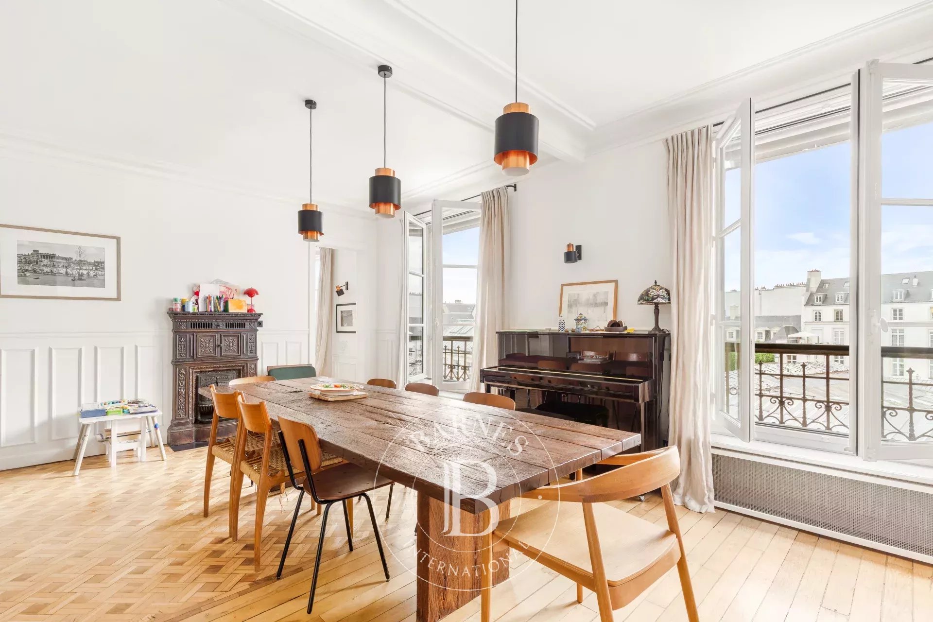 Apartment for sale - Paris 3 - 3 bedrooms - unobstructed views - lift - concierge - picture 8