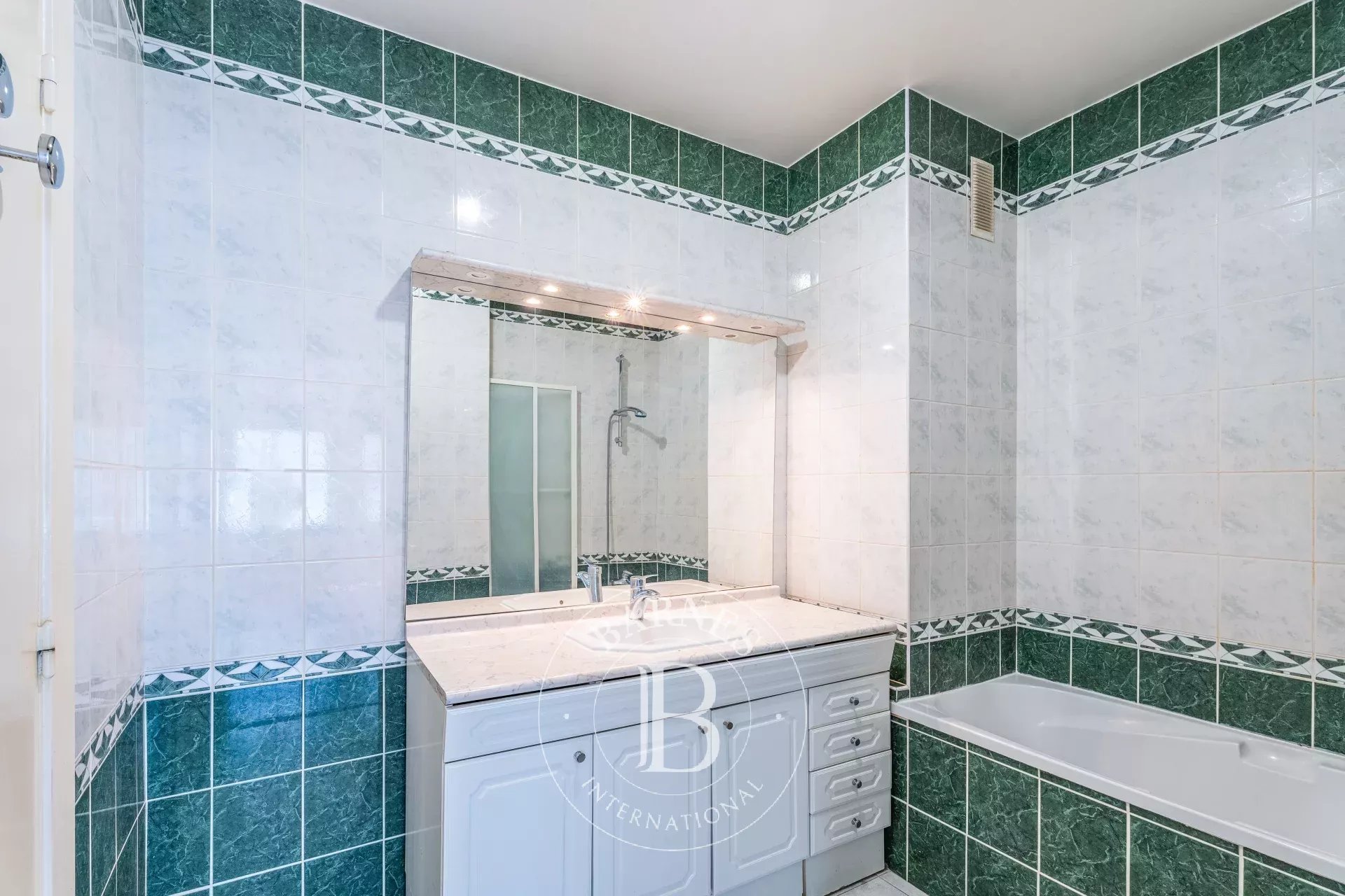 Daire Paris 8ème - picture 10