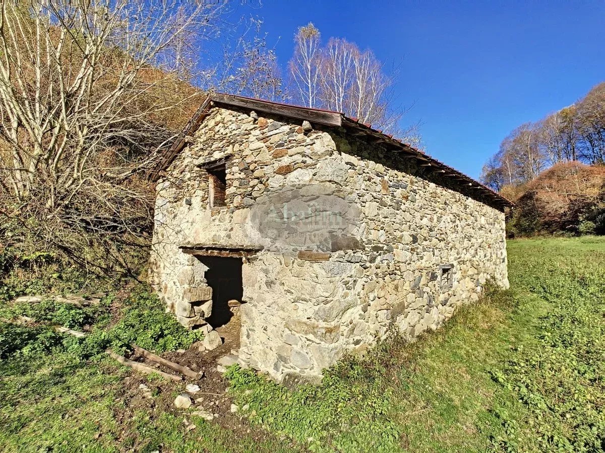 Granges ensoleillées, puits, vue - Photo 4