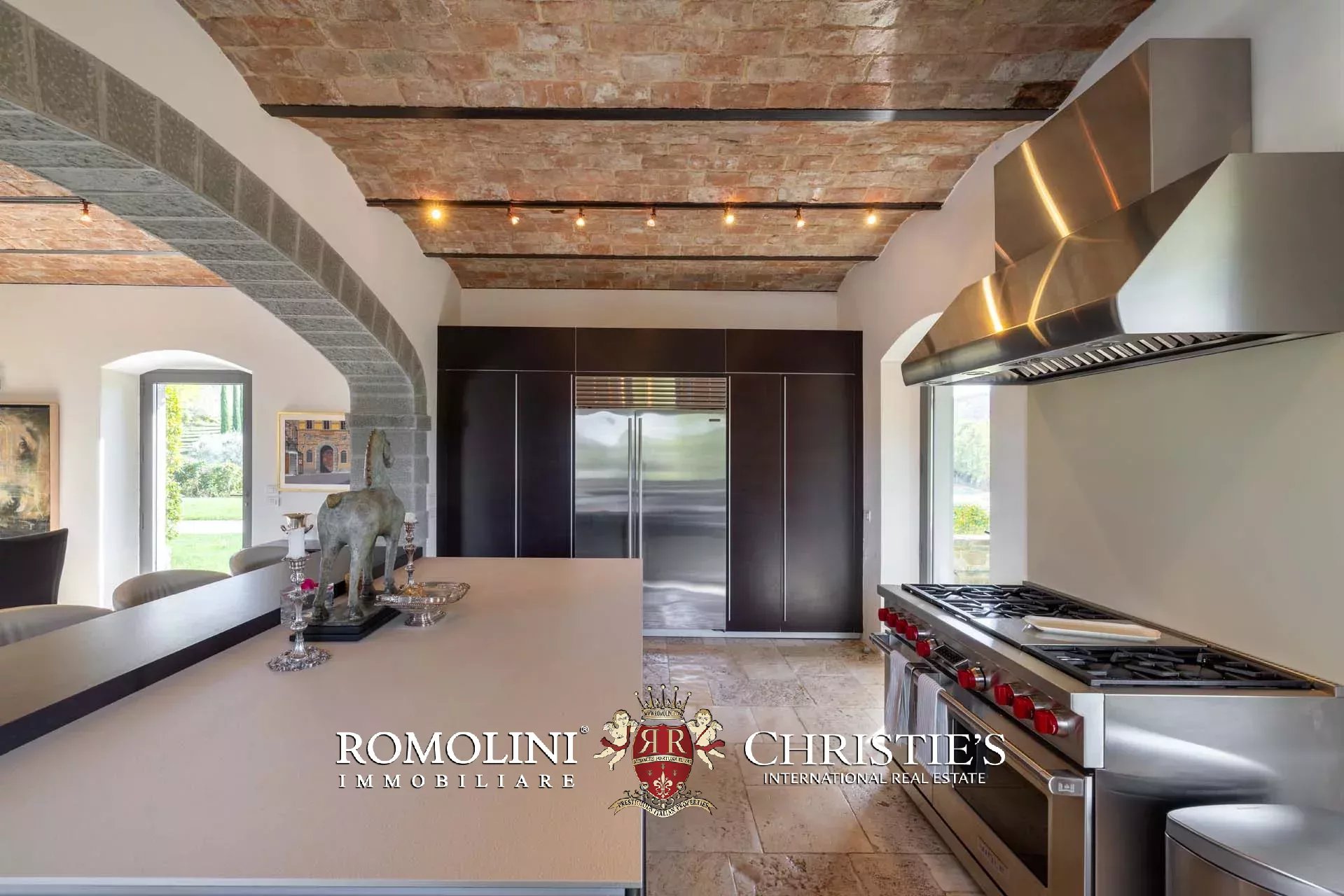 7 Bedroom Villa/Townhouse's Image 37
